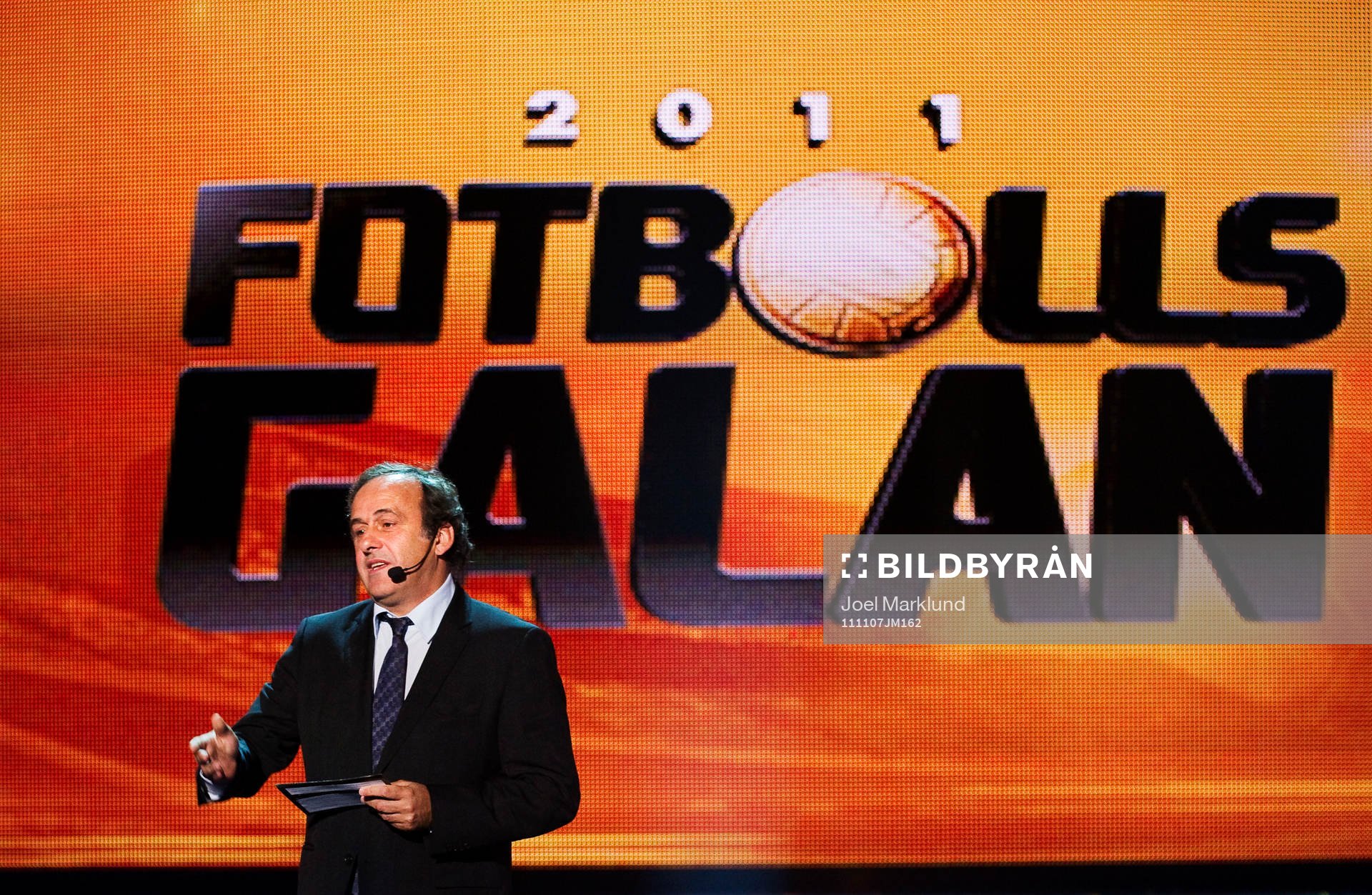 Michel Platini, ordförande UEFA, delade ut Hederspriset