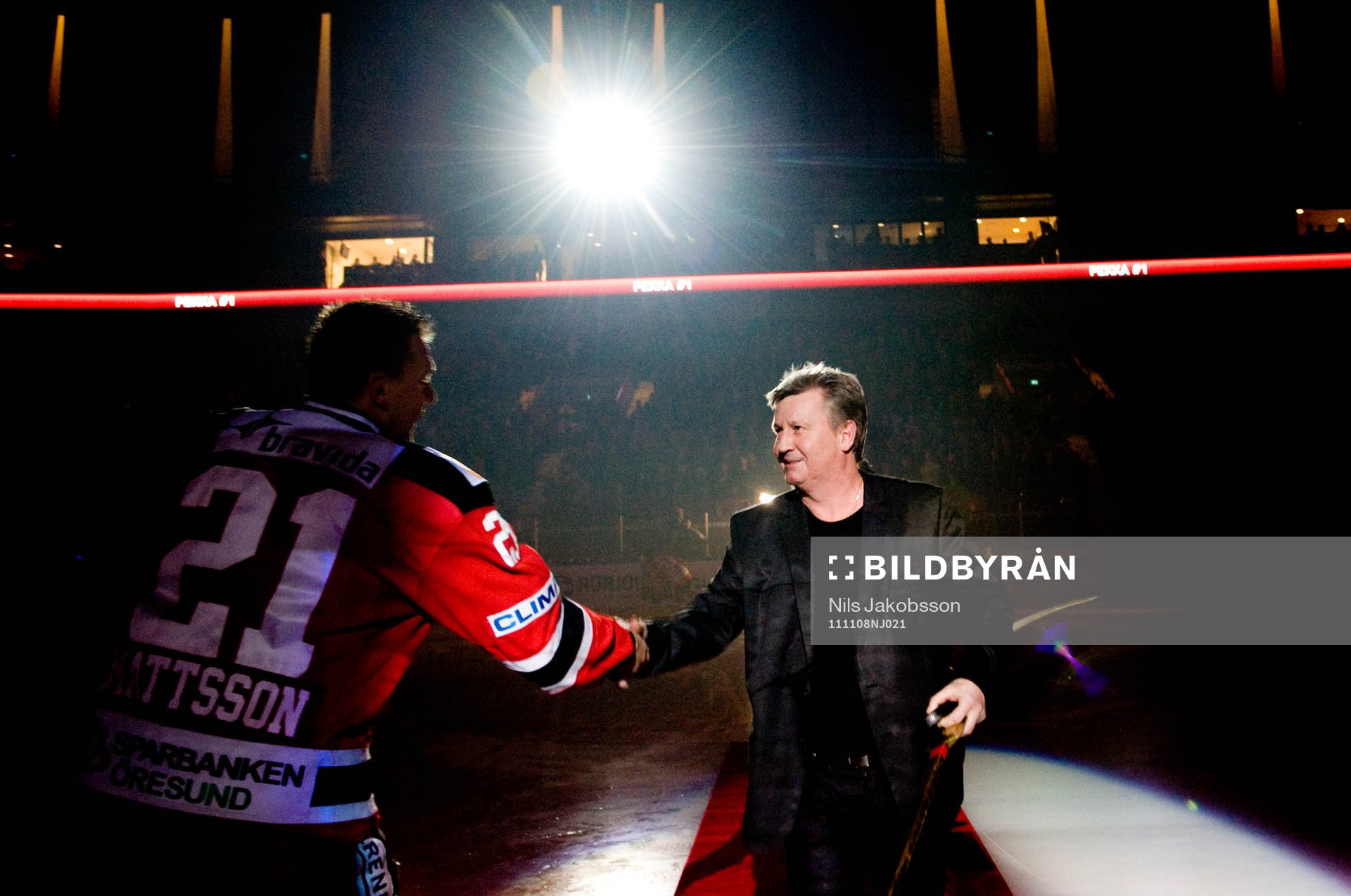 Jesper Mattsson, Malmö tar Peter Pekka Lindmark i hand