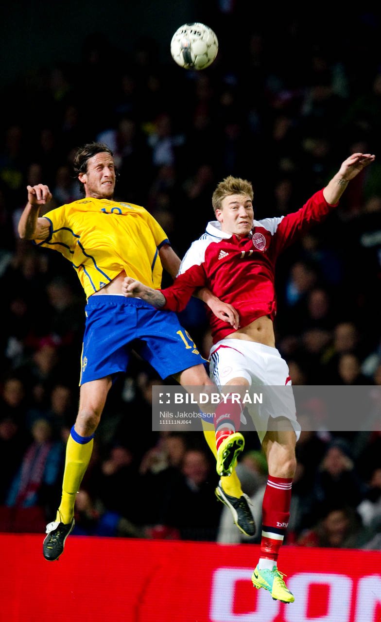 Jonas Olsson, Sverige, Niklas Bendtner, Danmark