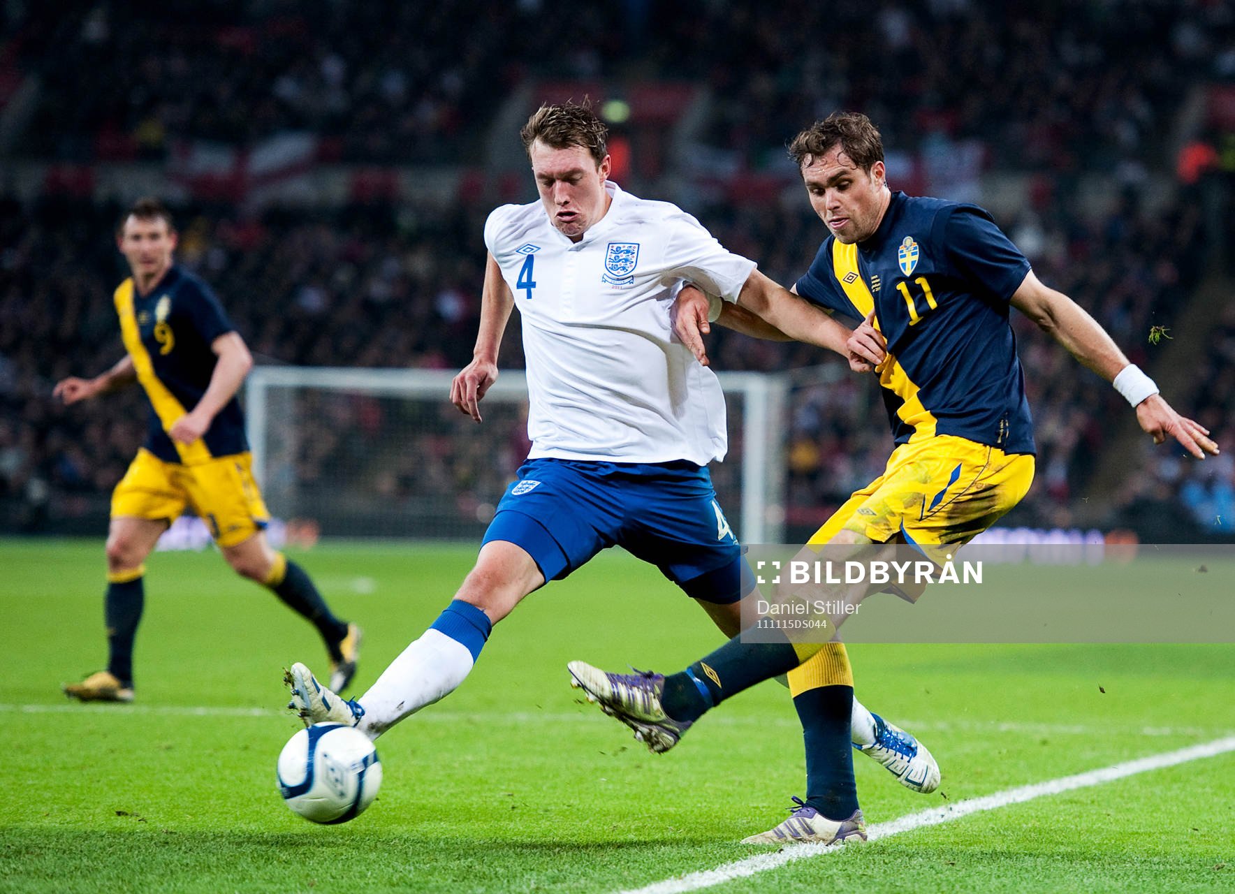 Johan Elmander, Sverige. Phil Jones, England