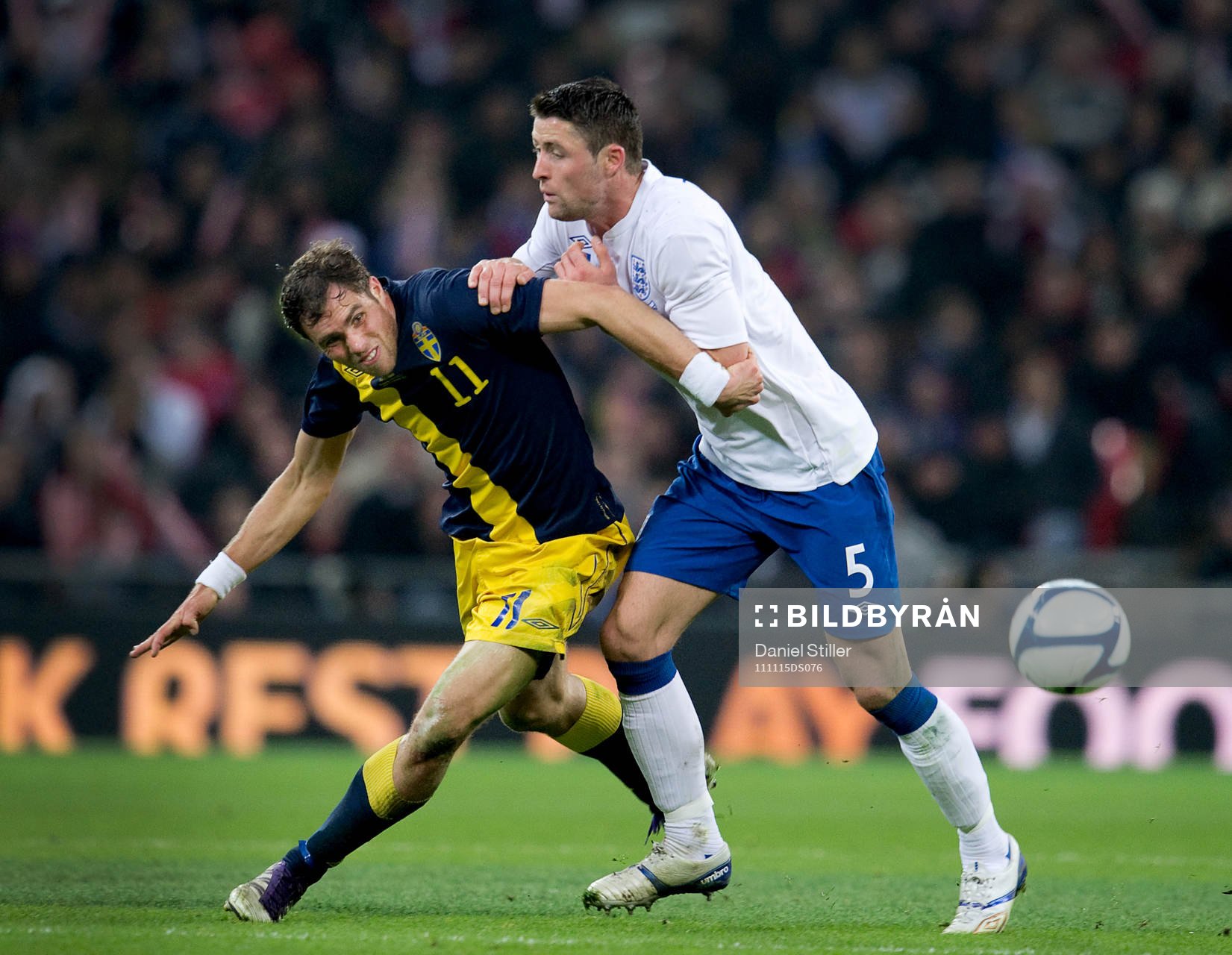 Johan Elmander, Sverige. Gary Cahill, England