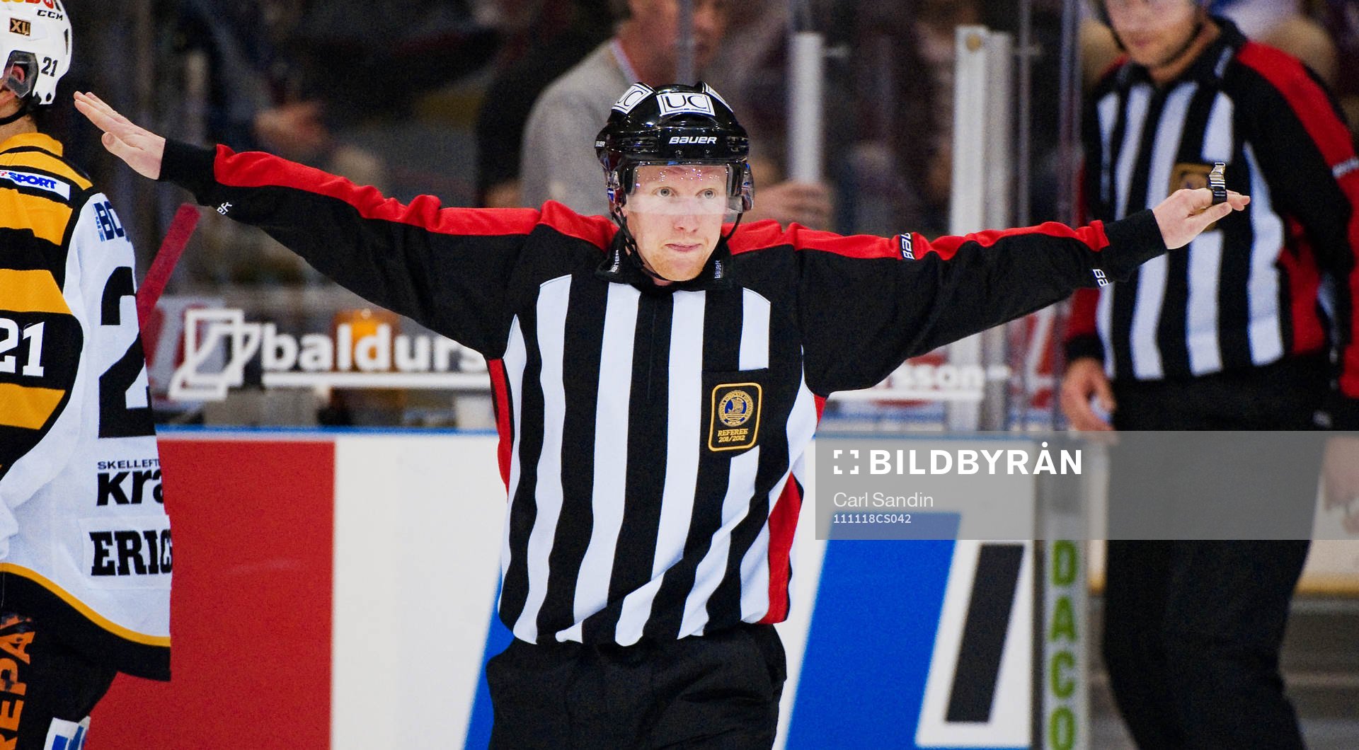 Mikael Holm, domare dömer bort Skellefteås 2-1-mål