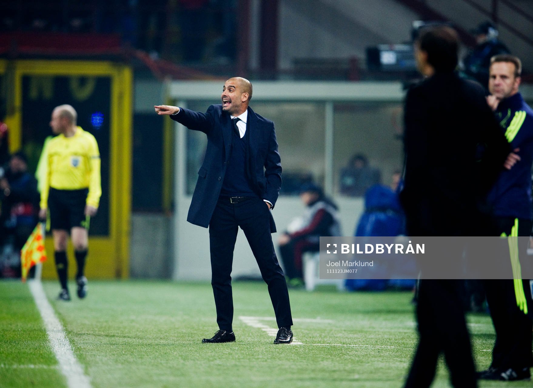 Josep Guardiola, tränare, Barcelona, gestikulerar.
