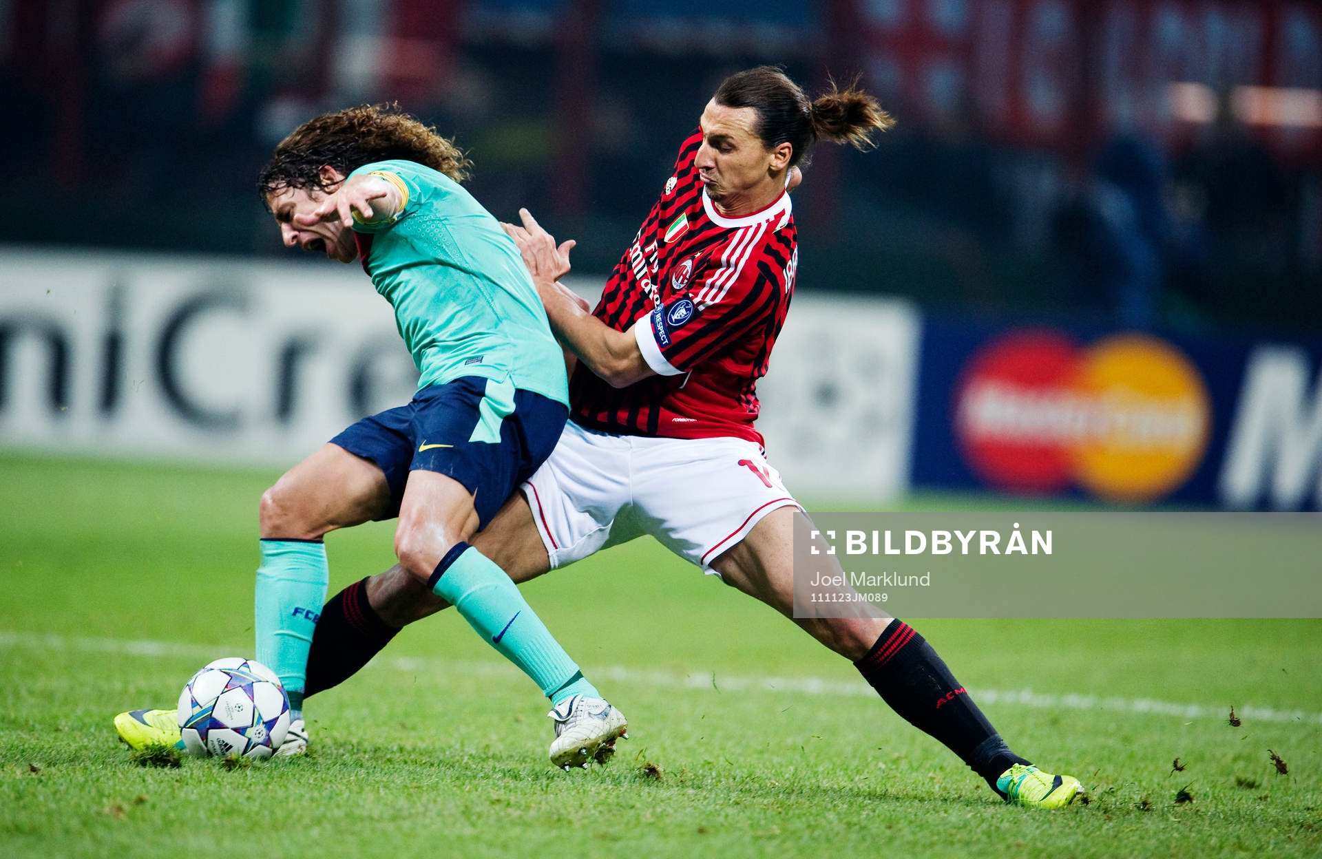 Carles Puyol, Barcelona, i en duell med Zlatan Ibrahimovic,