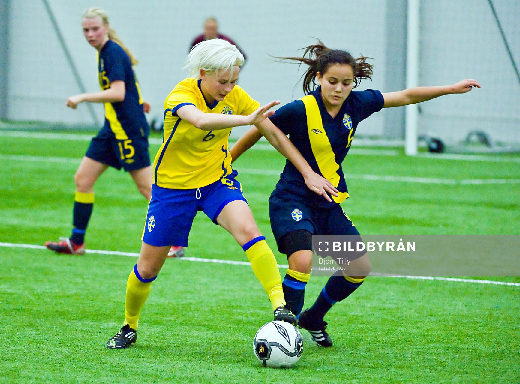 Philippa Curmnark, Gula och Malin Diaz, Blåa