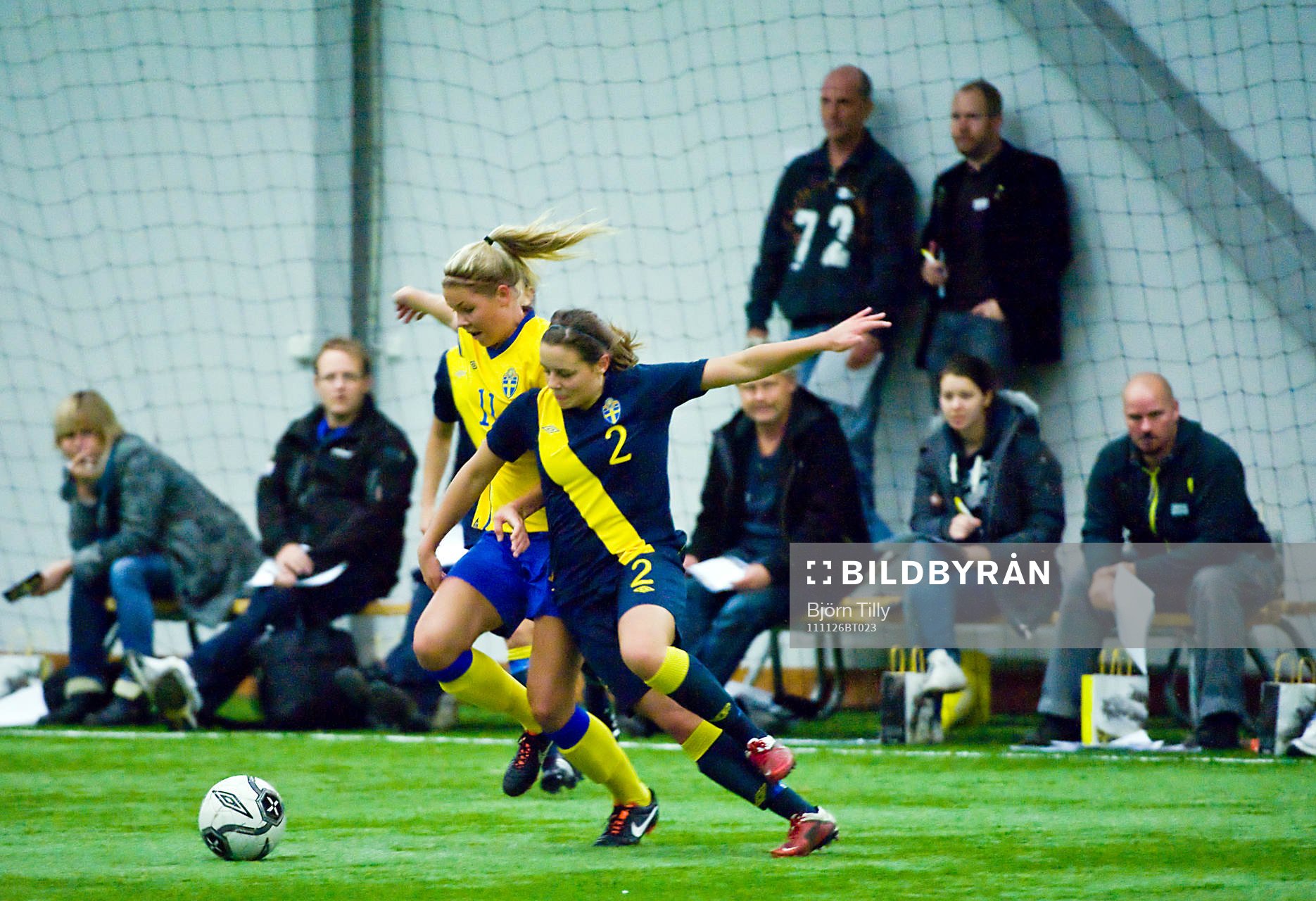 Nina Jakobsson, Gula och Alice Nilsson, Blåa
