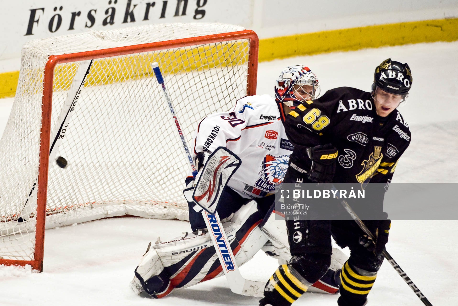 3-2 bakom en av Victor Ahlström, AIK skymd Fredrik