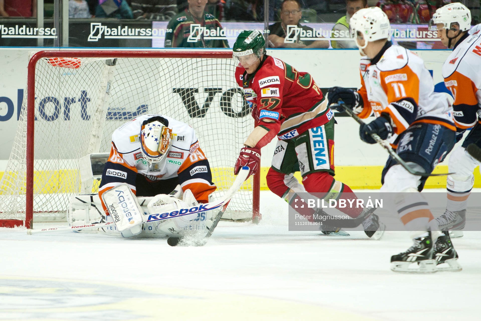 Mika Pyörälä, Frölunda framför Oscar Ahlsenfelt,