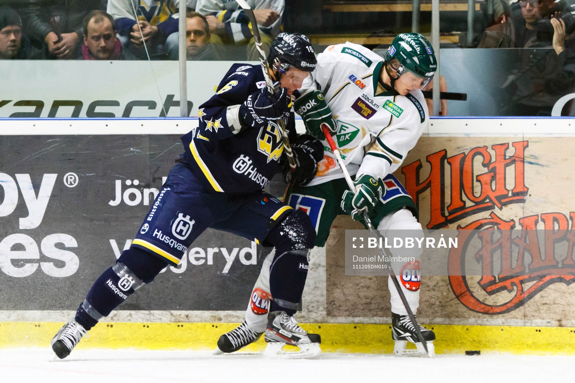 Jonas Brodin, Färjestad, först på pucken med Tommy
