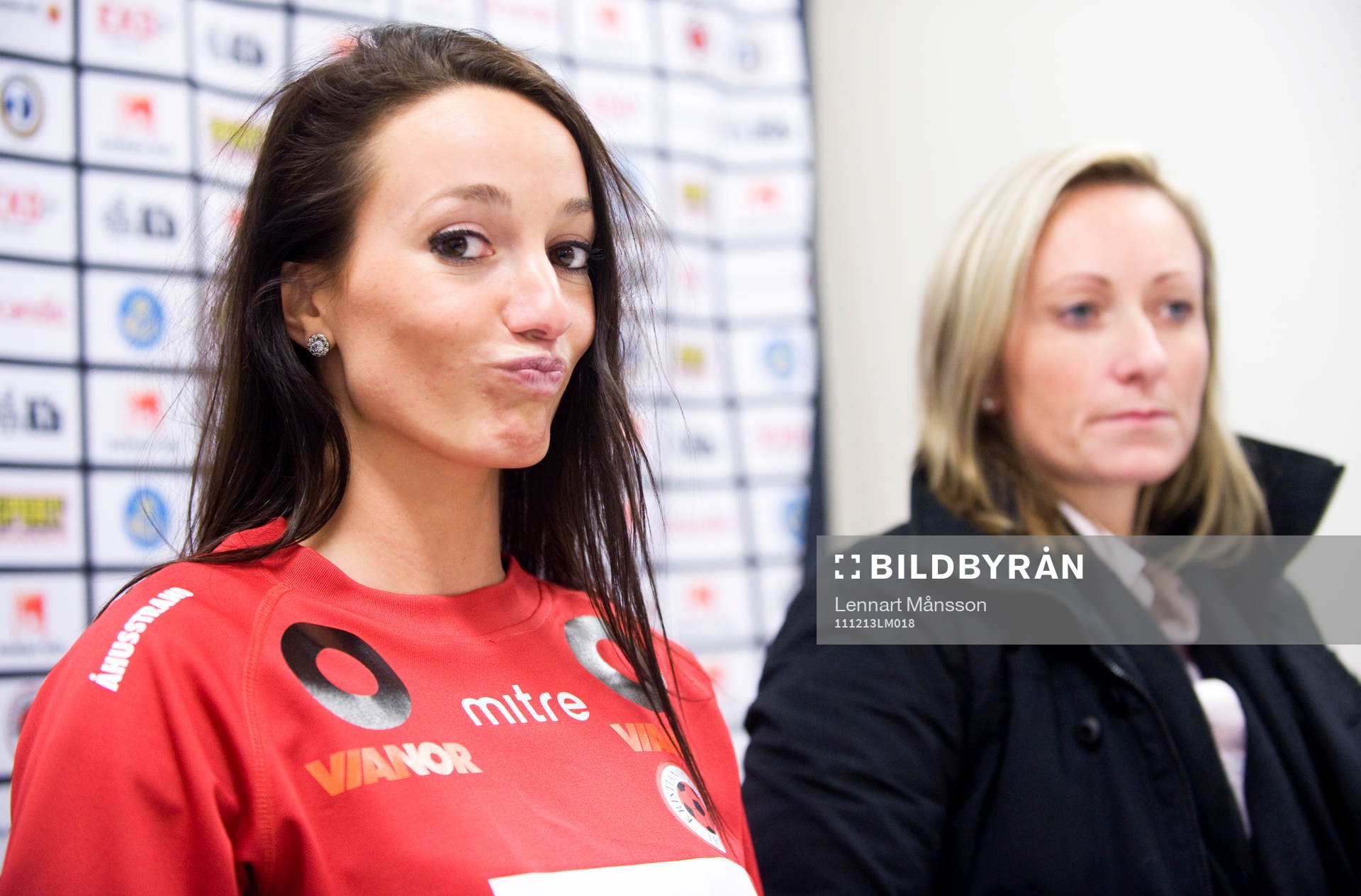 Kosovare Asllani, nyförvärv, här