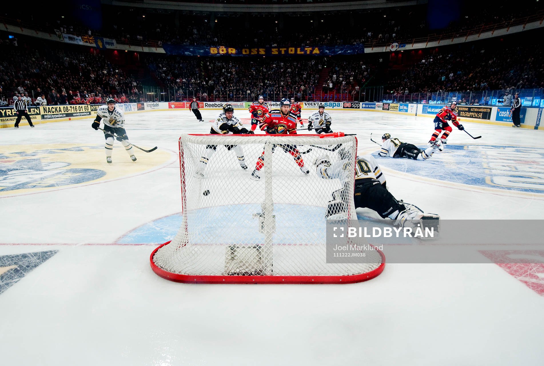 Daniel Tjärnqvist, Djurgården, skjuter in 1-0 bakom
