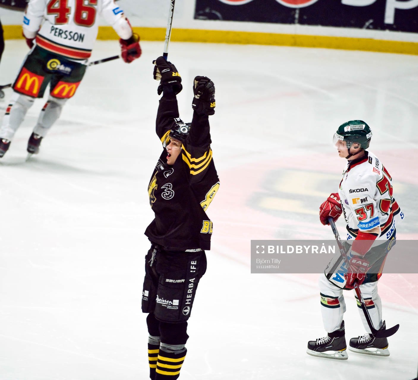 Patric Blomdahl, AIK och Mika Pyörälä, Frölunda, jubel
