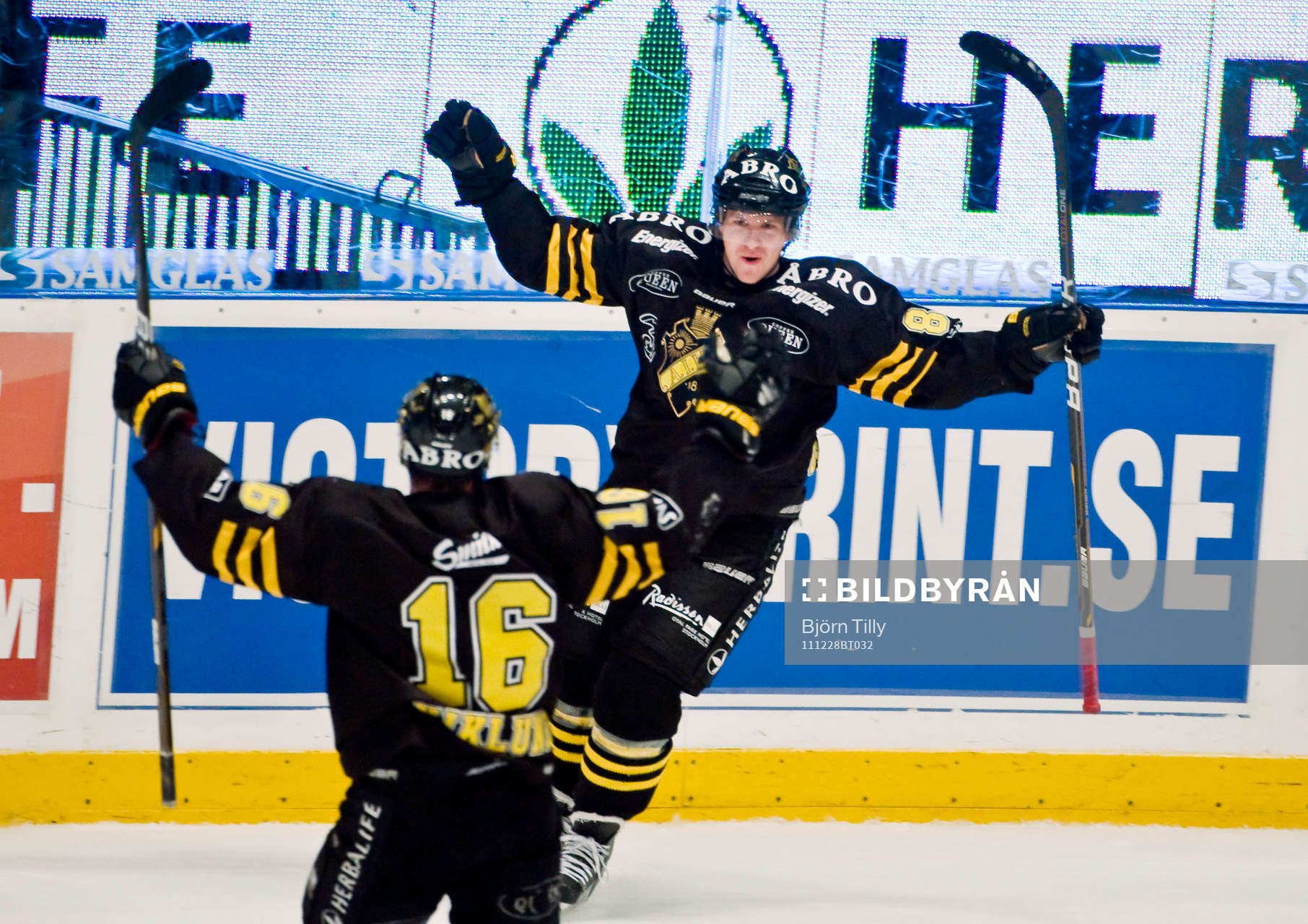 Oscar Ahlström, AIK, jubel