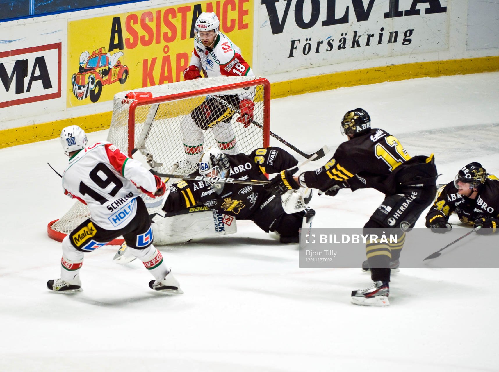 Rob Schremp, Modo gör 2-5 på Viktor Fast, målvakt, AIK