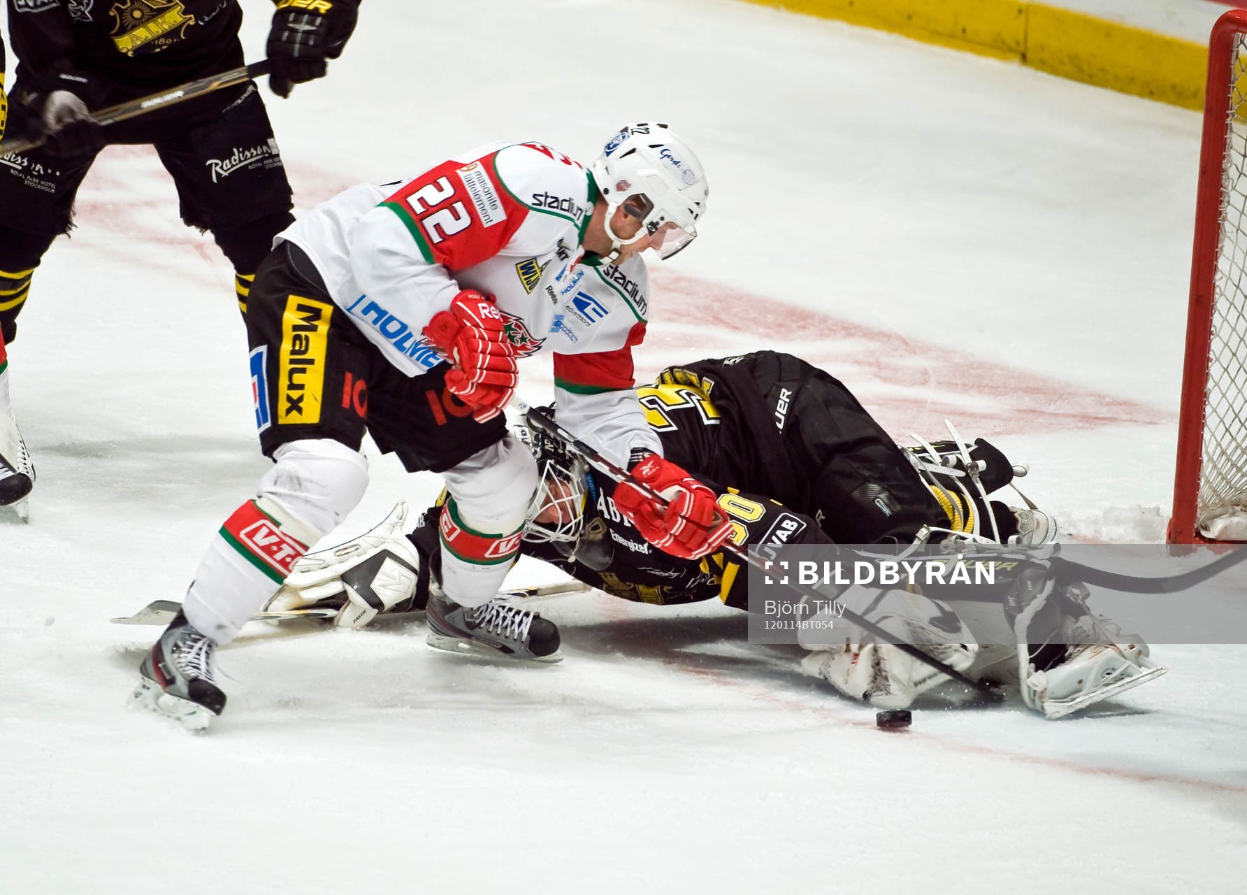 Thomas Pöck, Modo och Viktor Fast, målvakt, AIK
