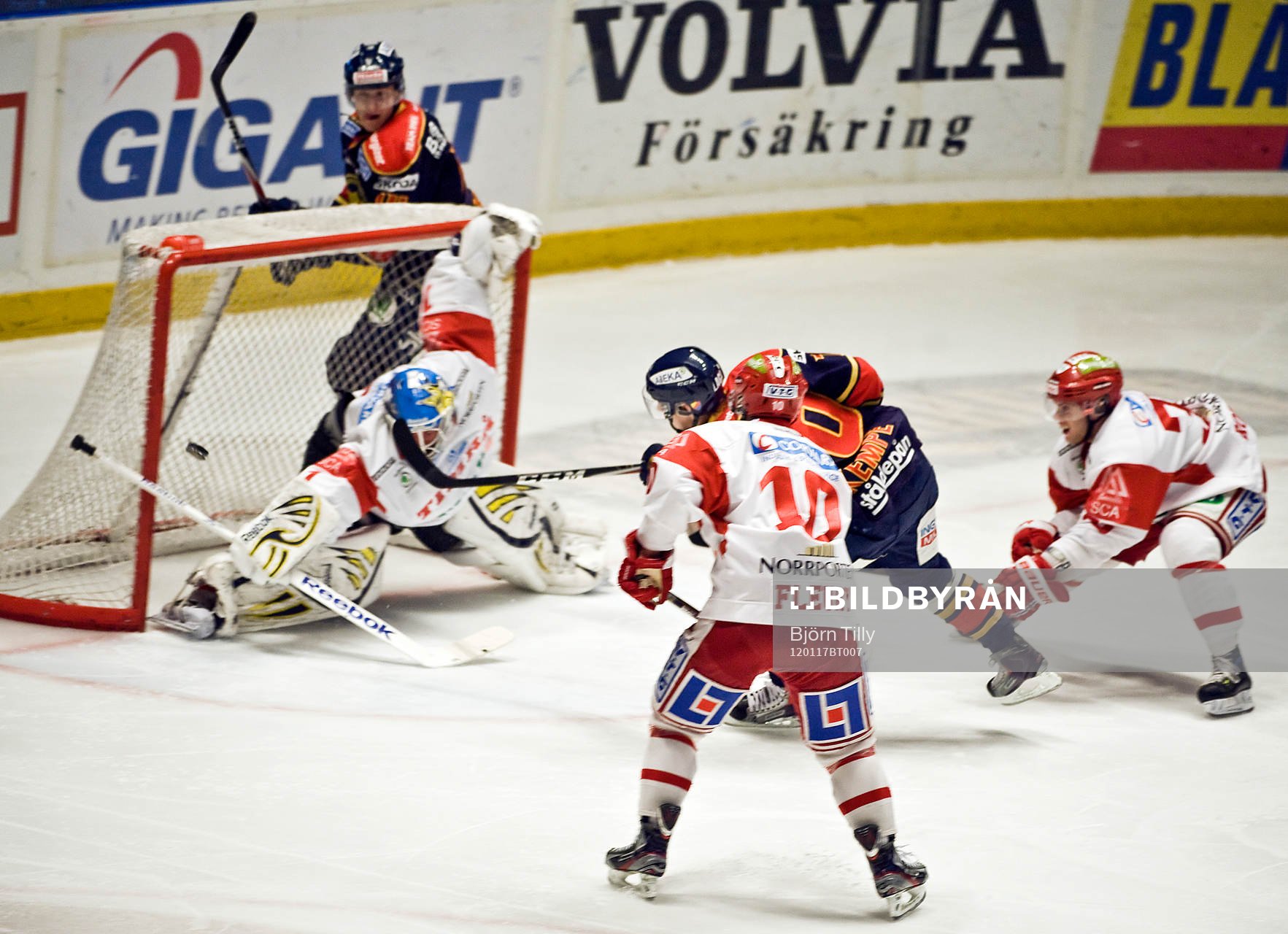 Mario Kempe, Djurgården gör 2-0 på Gustaf Lindvall,