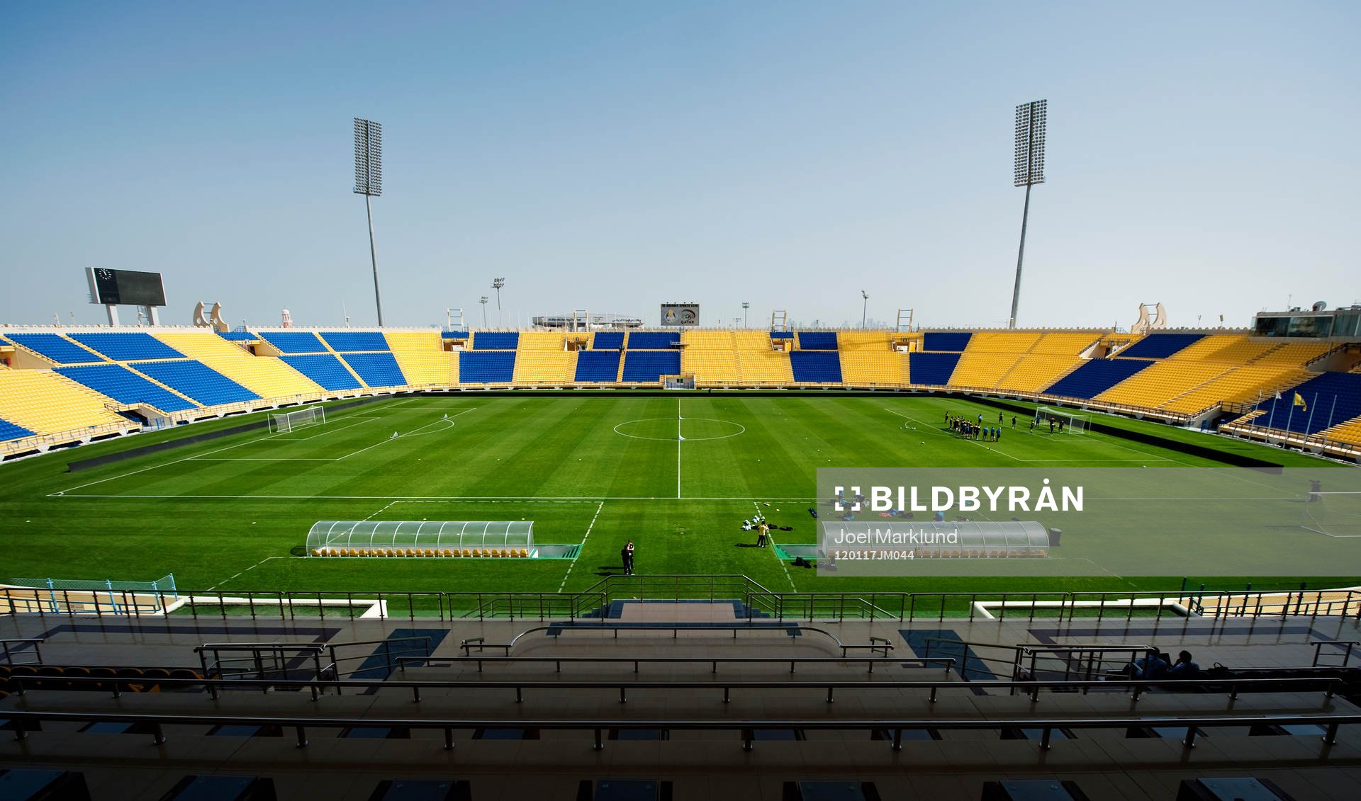 Det svenska laget tränar på Al-Gharafa Stadium i Doha