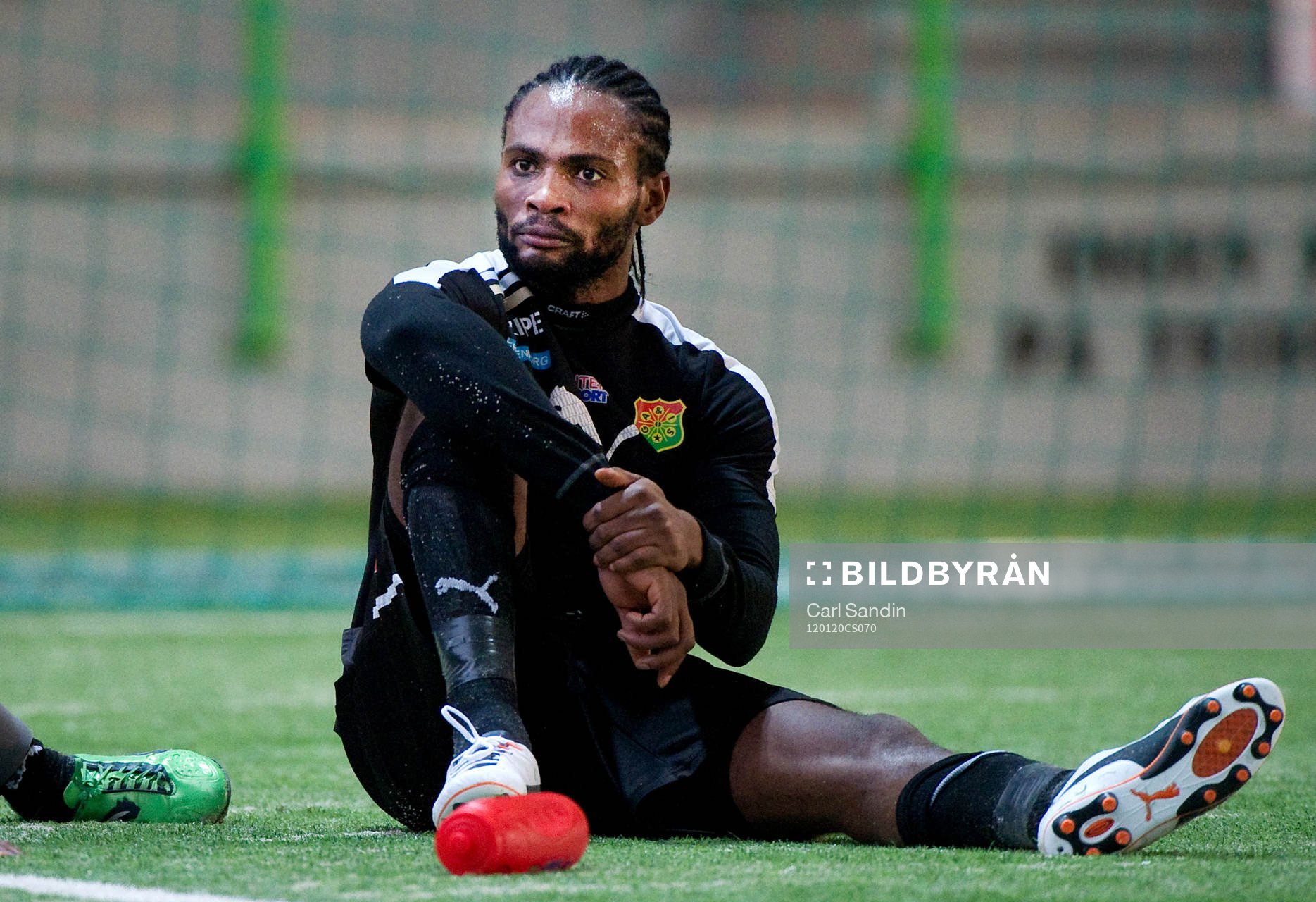 Richard Ekunde, Gais