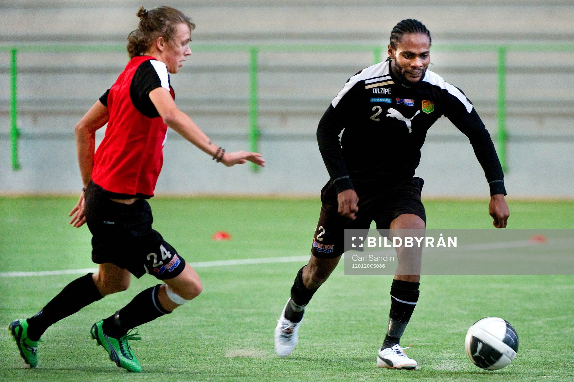 Richard Ekunde, Gais
