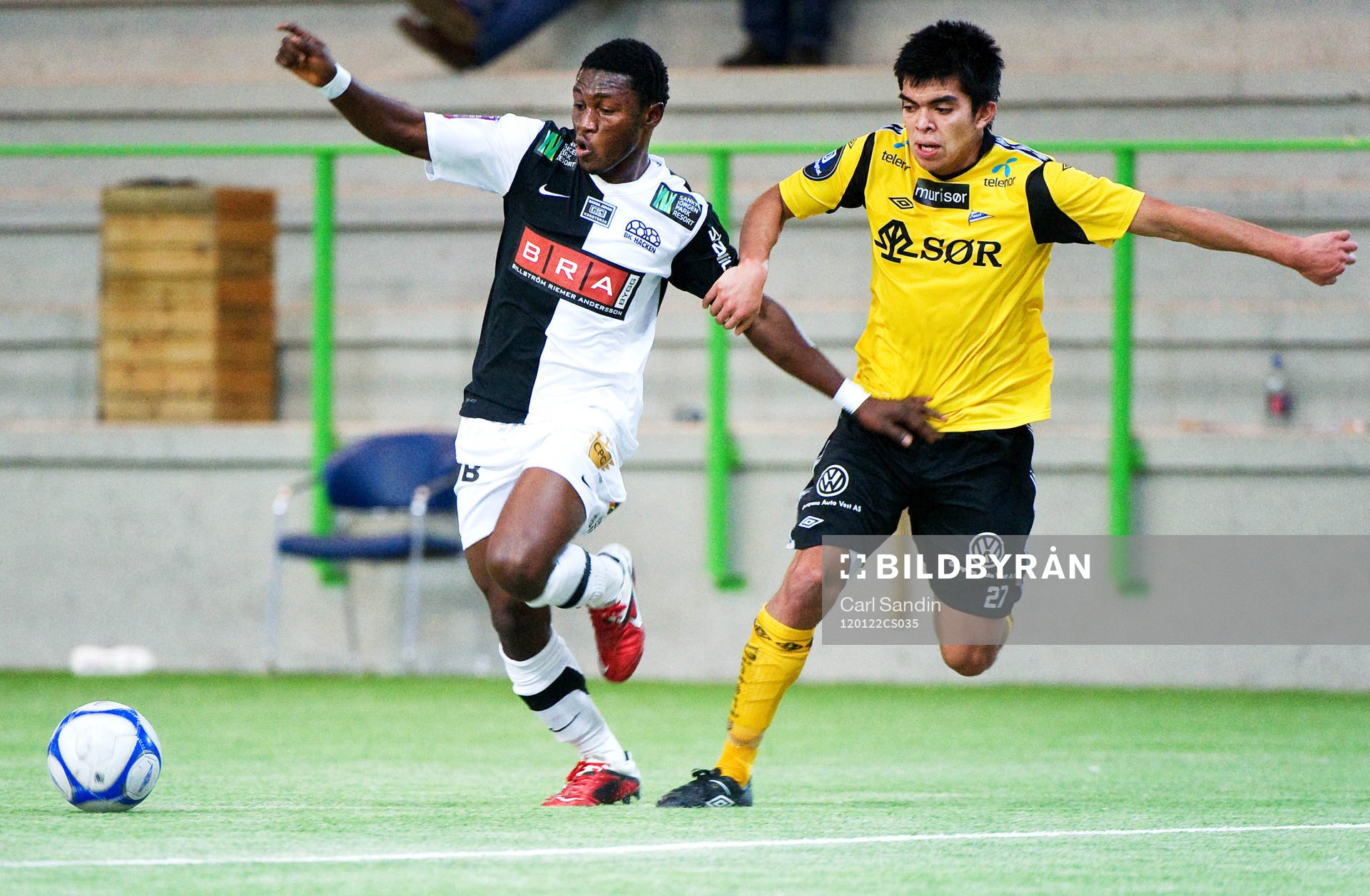 Majeed Waris, Häcken, jagas av Alain Delgado, Start