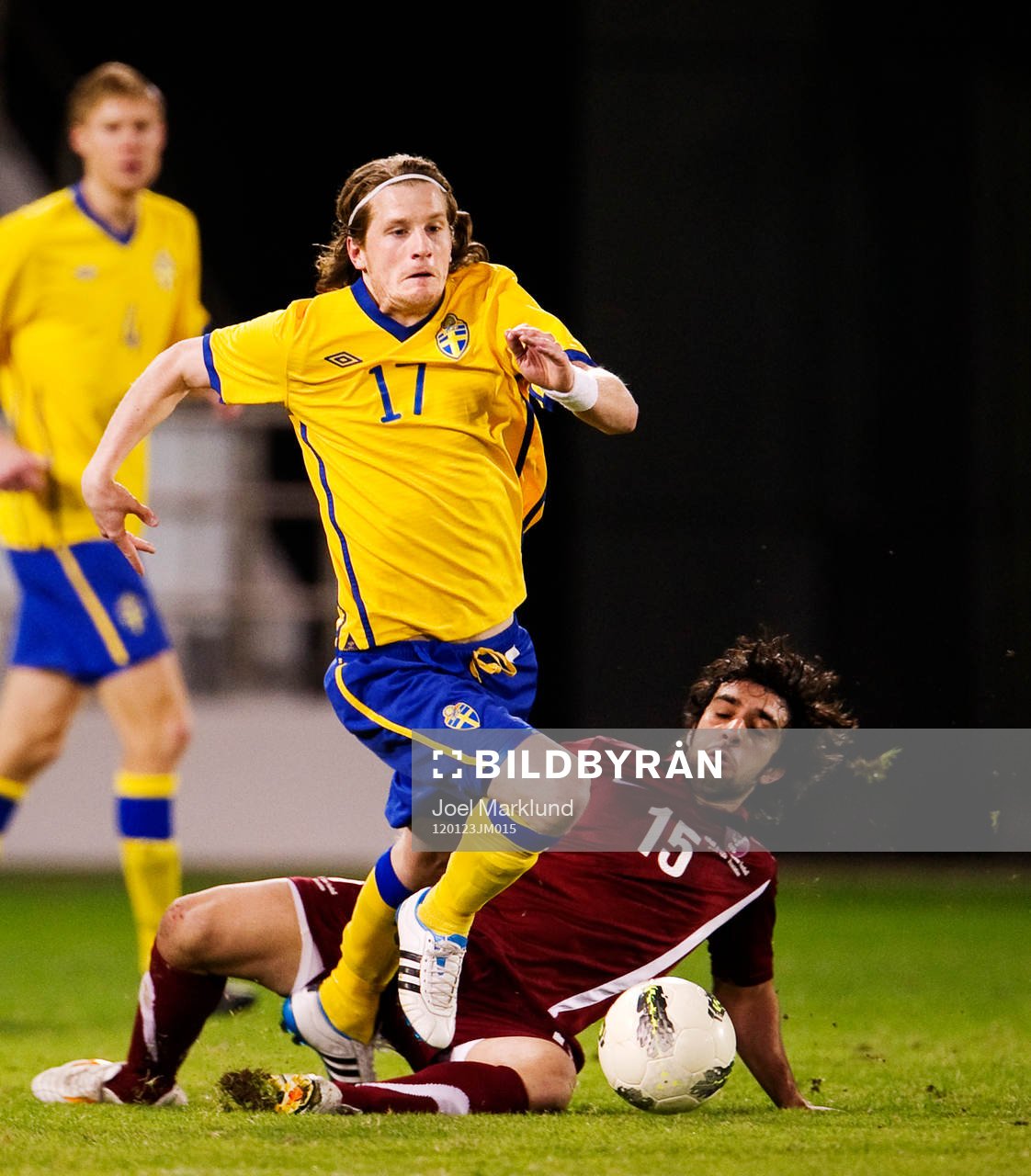 Erik Friberg, Sverige, tar sig förbi Khaled Muftah E.M.