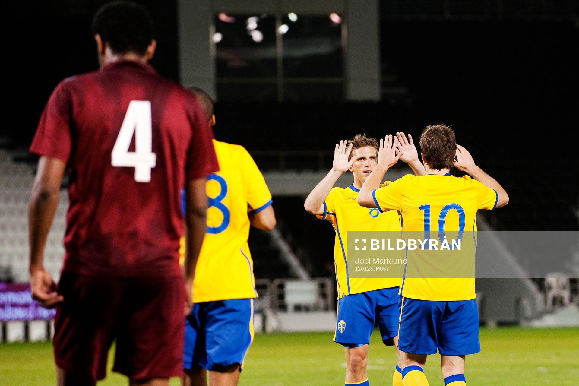 Anders Svensson och Tobias Hysén, Sverige, jubel