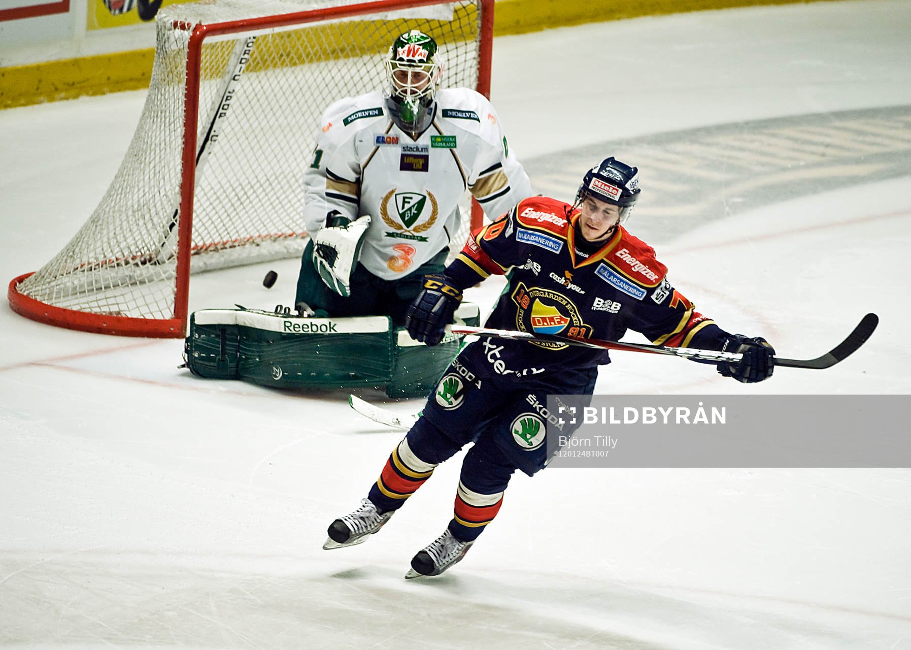 Cristopher Nihlstorp, målvakt, Färjestad och Mario Kempe,