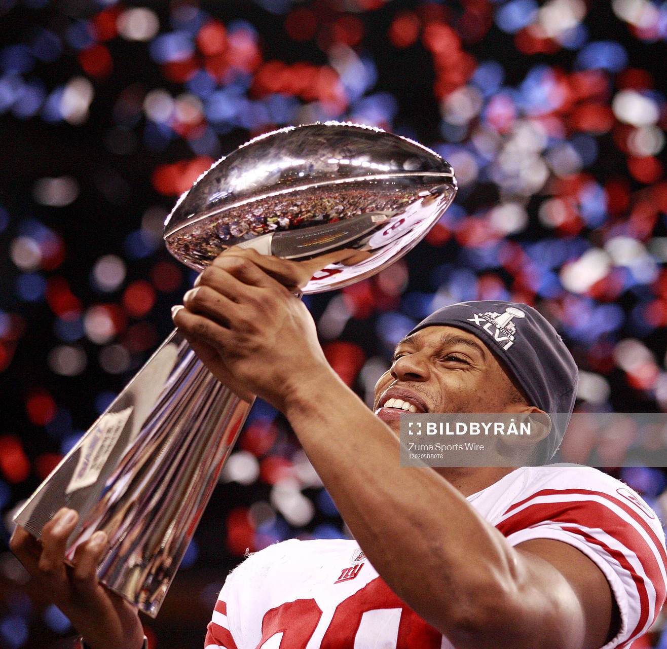 New York Giants - New England Patriots: Victor Cruz (80),