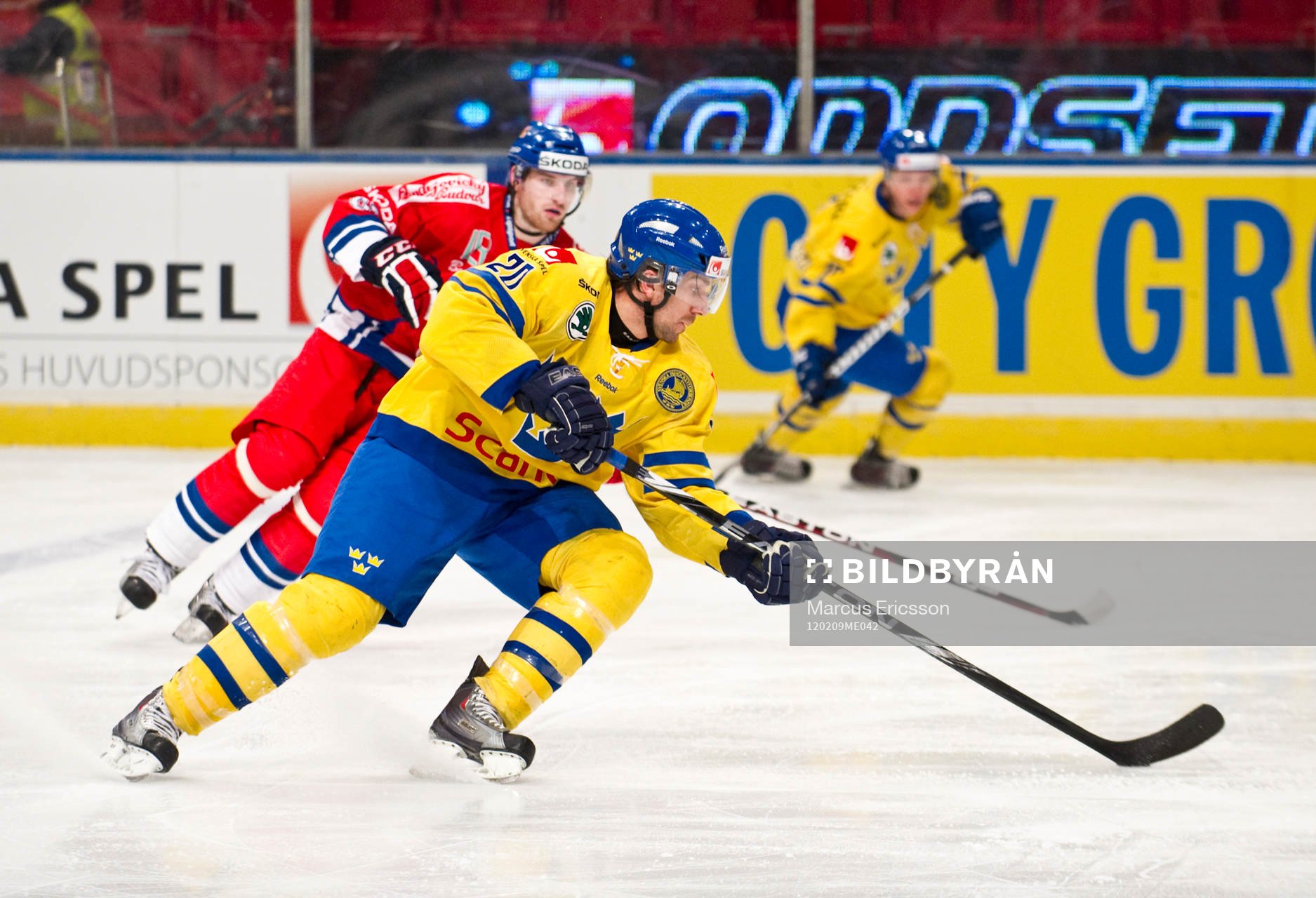 Joel Lundqvist, Sverige med puck