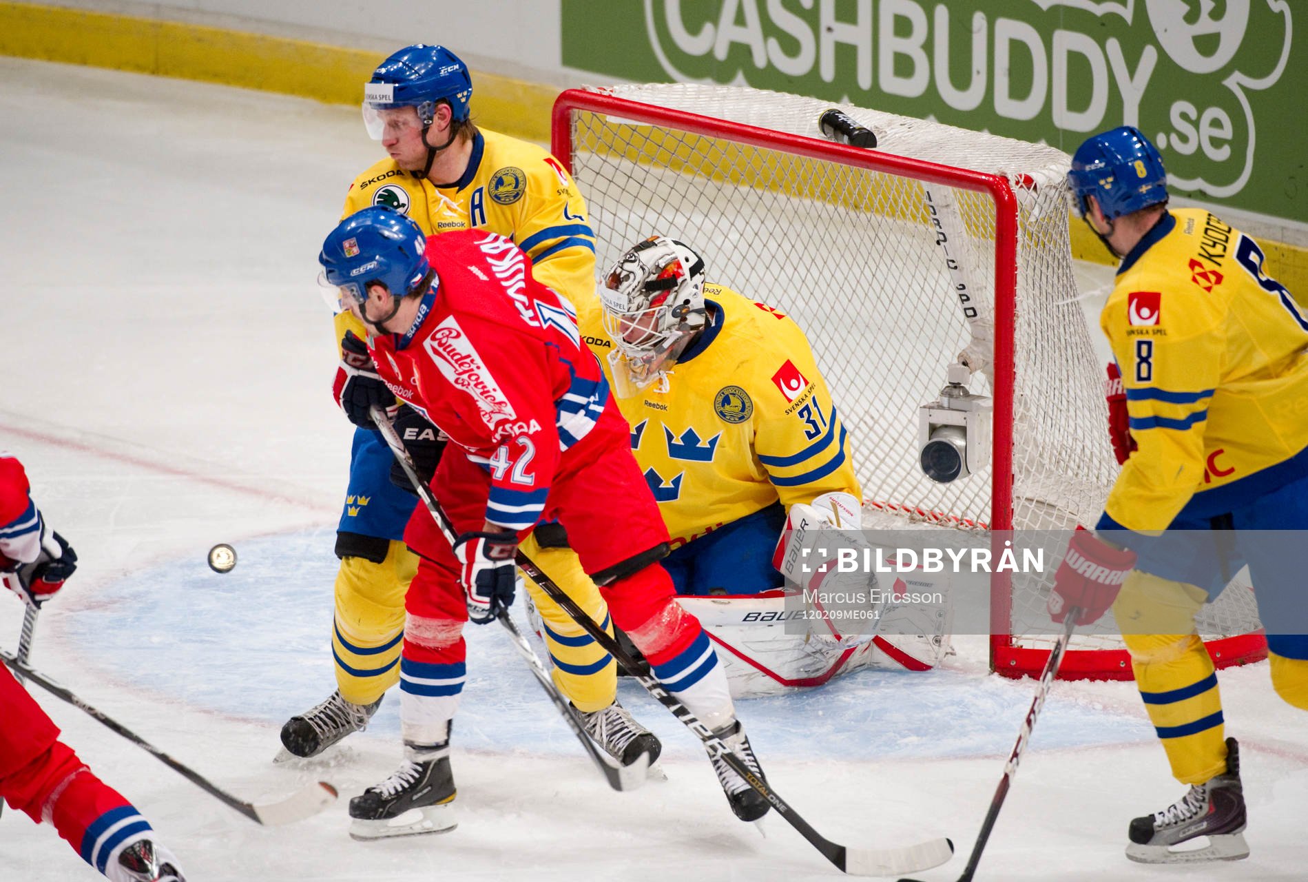 Staffan Kronwall, Sverige håller undan Petr Koukal,