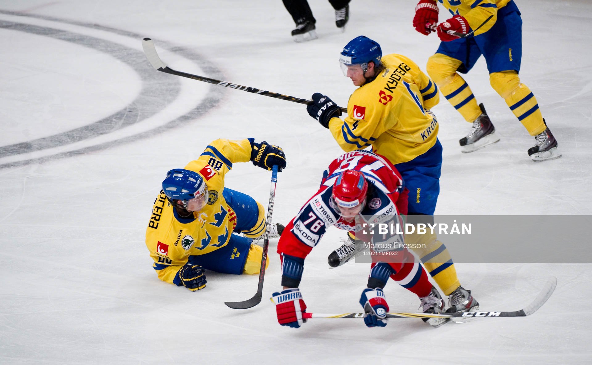 Staffan Kronwall, Sverige trycker ned Avgeny Artyukhin,