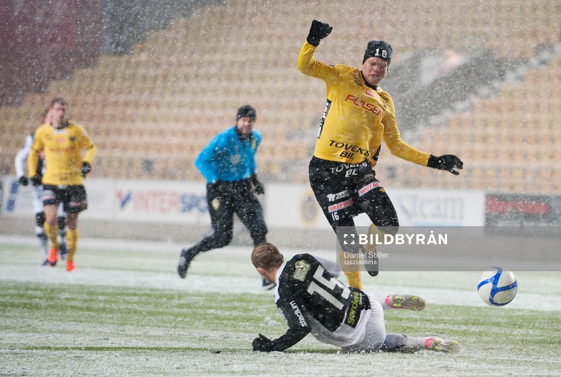 Viktor Claesson, Elfsborg, Kari Arkivu, Häcken