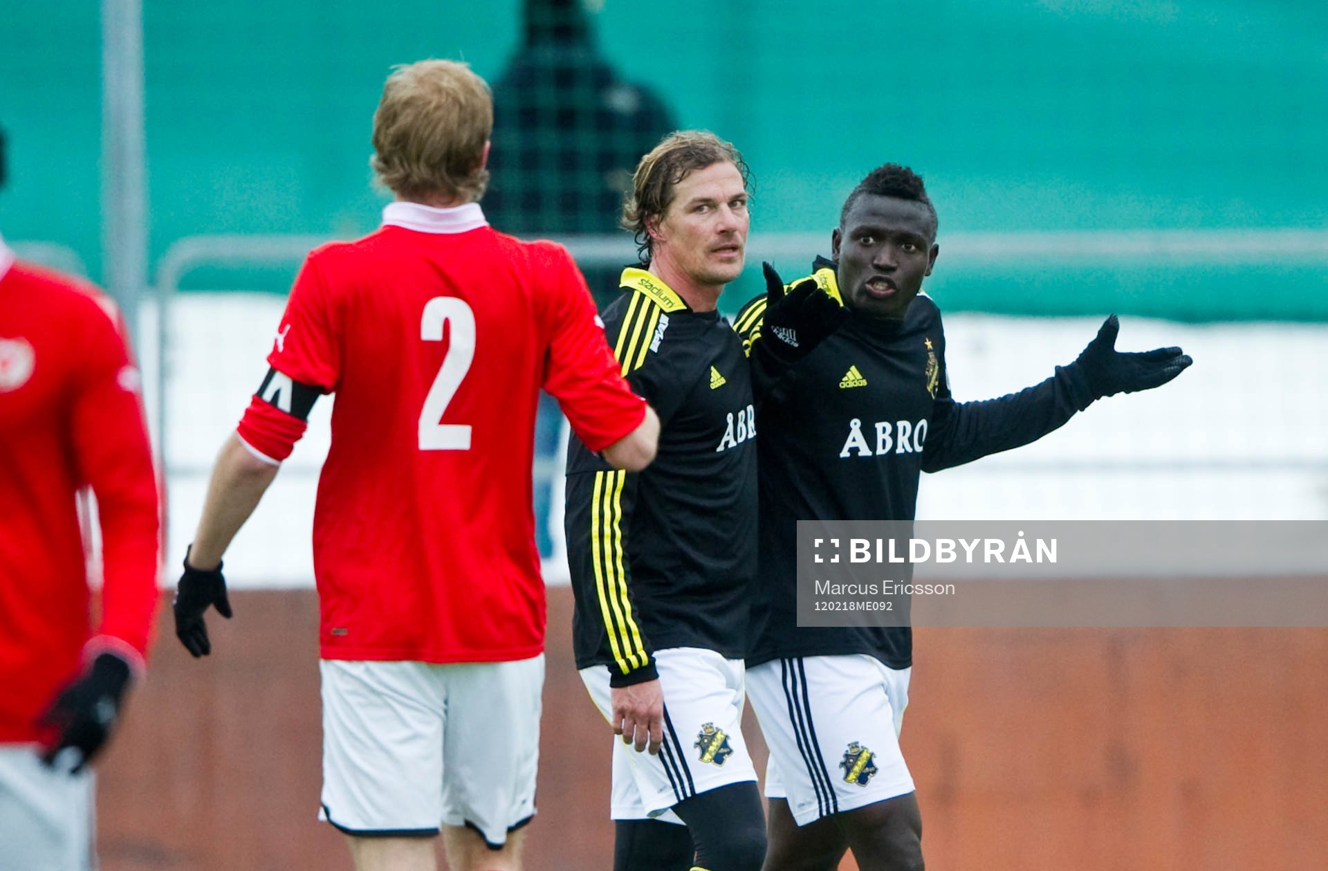 Alhassan ”Crespo” A. Kamara, AIK får rött kort