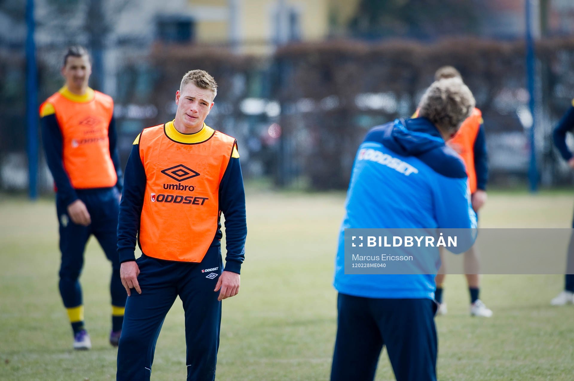 John Guidetti får en förklaring av Erik Hamrén