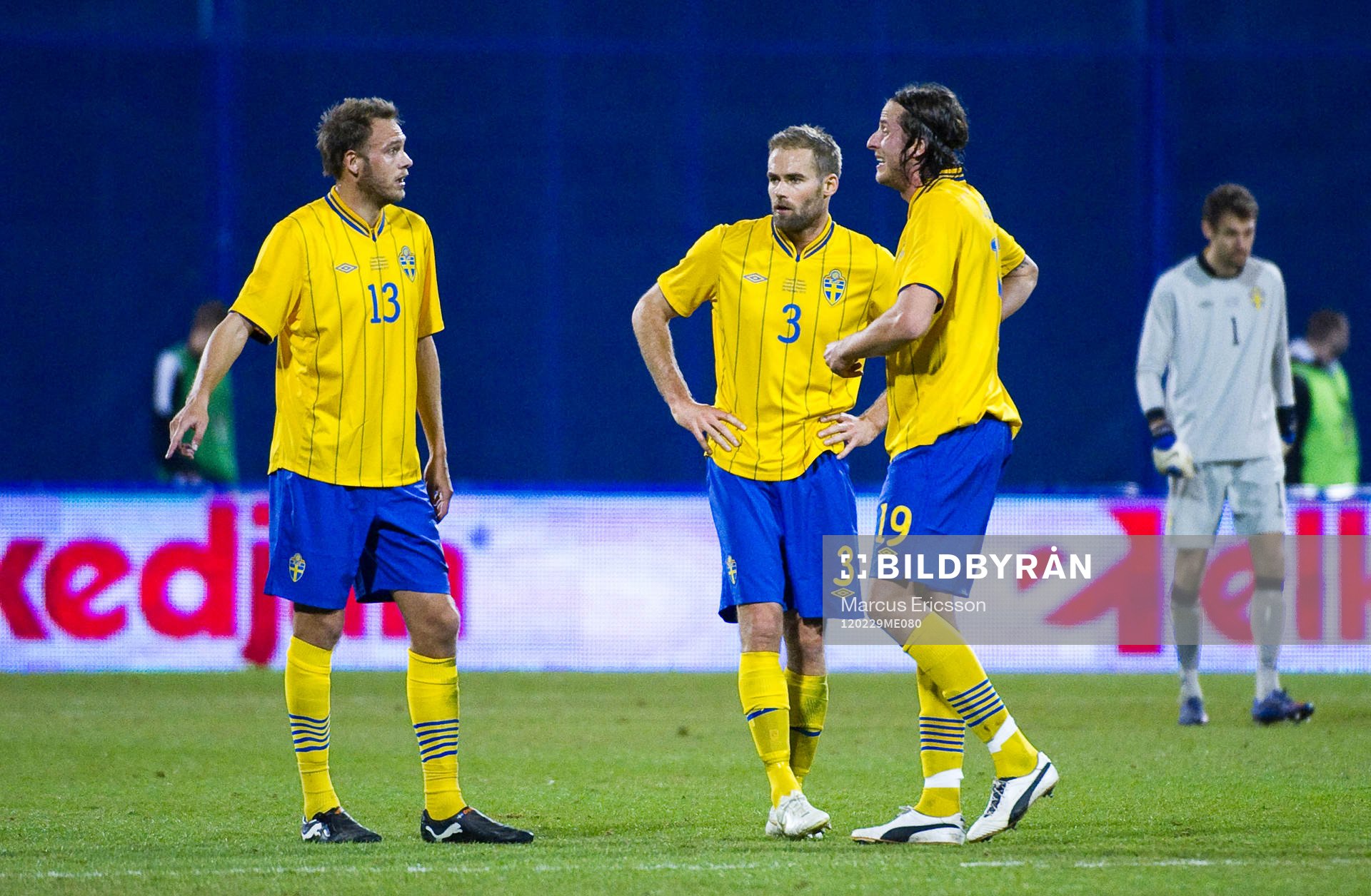 Andreas Granqvist, Olof Mellberg och Jonas Olsson diskuterar