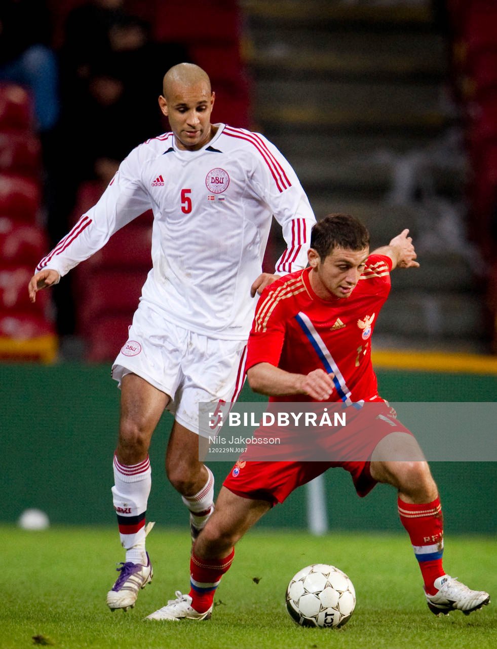 Simon Busk Poulsen, Danmark, Alan Dzagoev, Ryssland