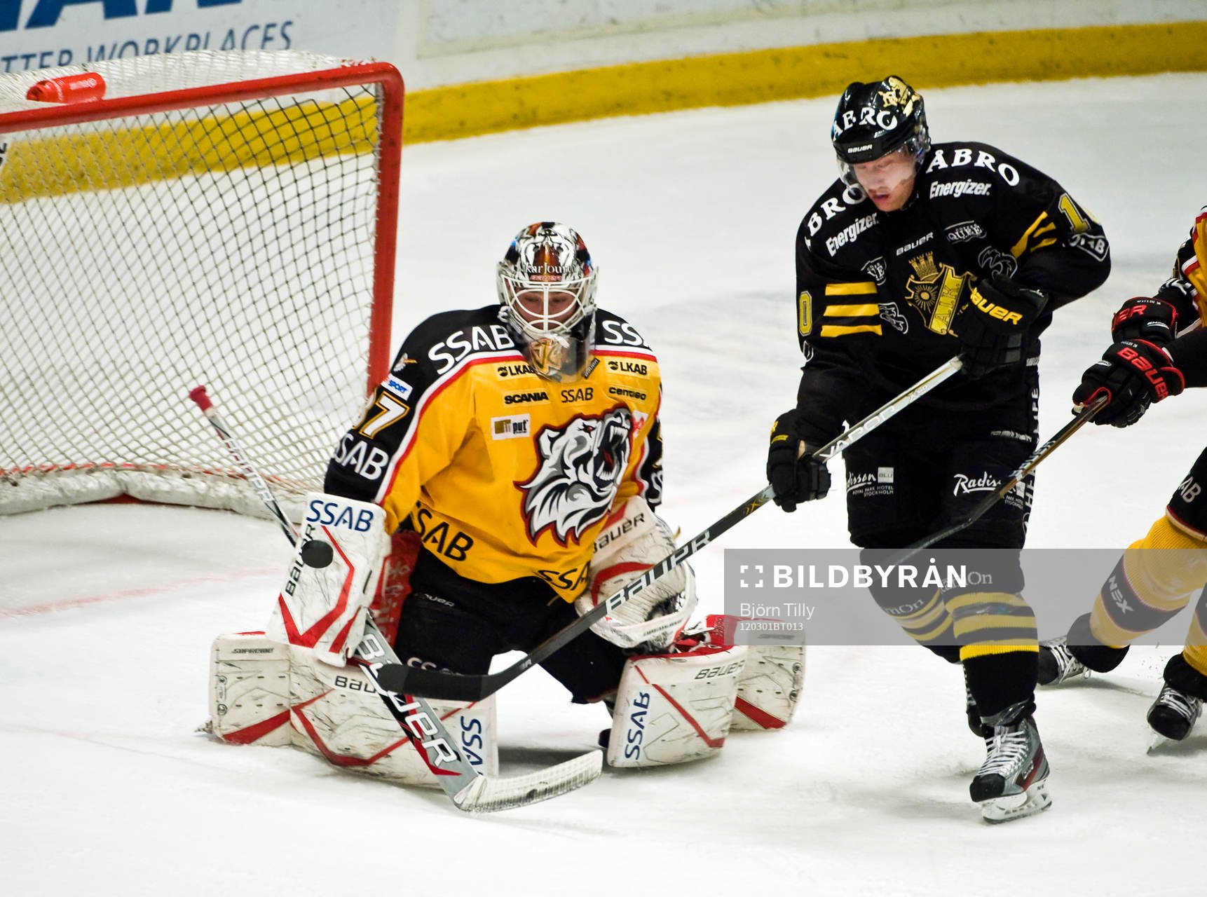 Johan Gustafsson, målvakt, Luleå och Richard Gynge, AIK