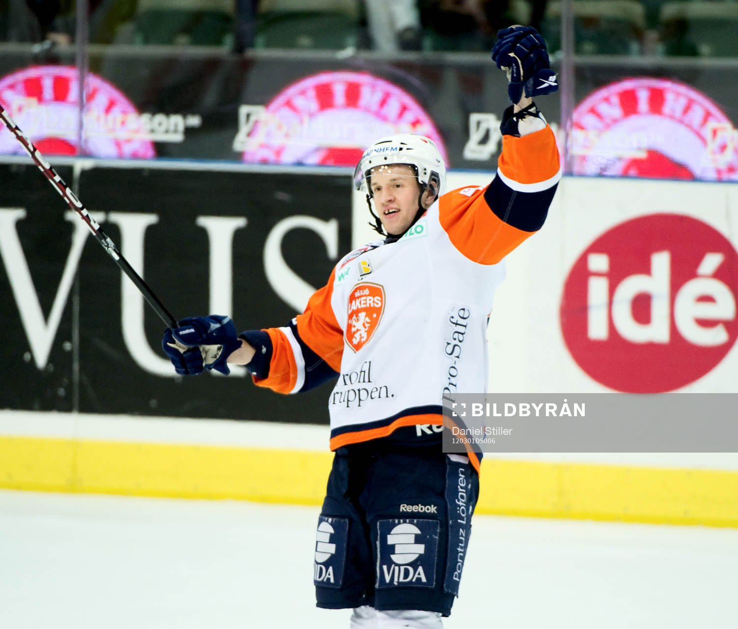 Ilkka Heikkinen, Växjö, gör 1-2, jubel