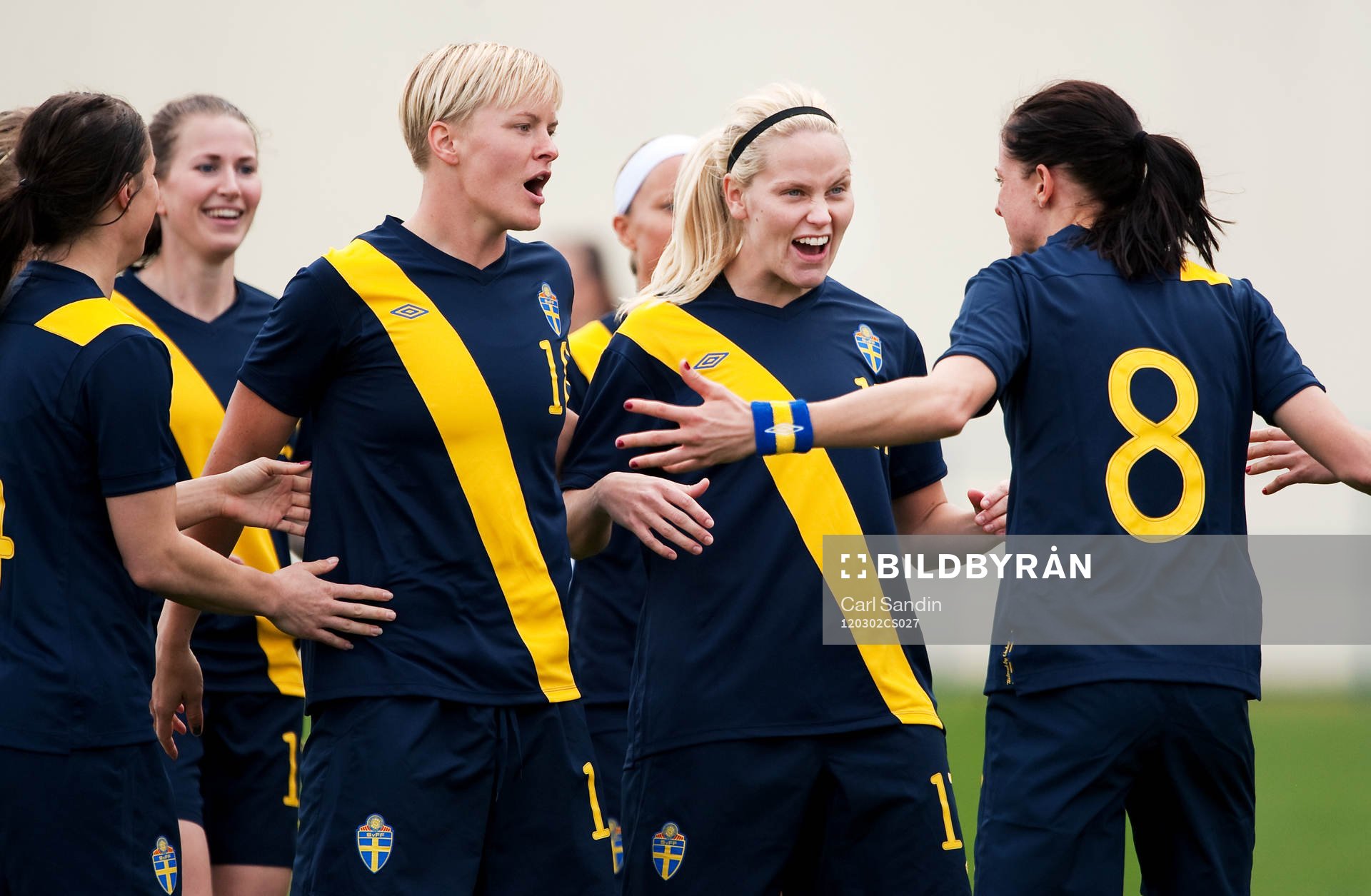 Nilla Fischer, Lisa Dahlkvist, Lotta Schelin, Sverige, jubel