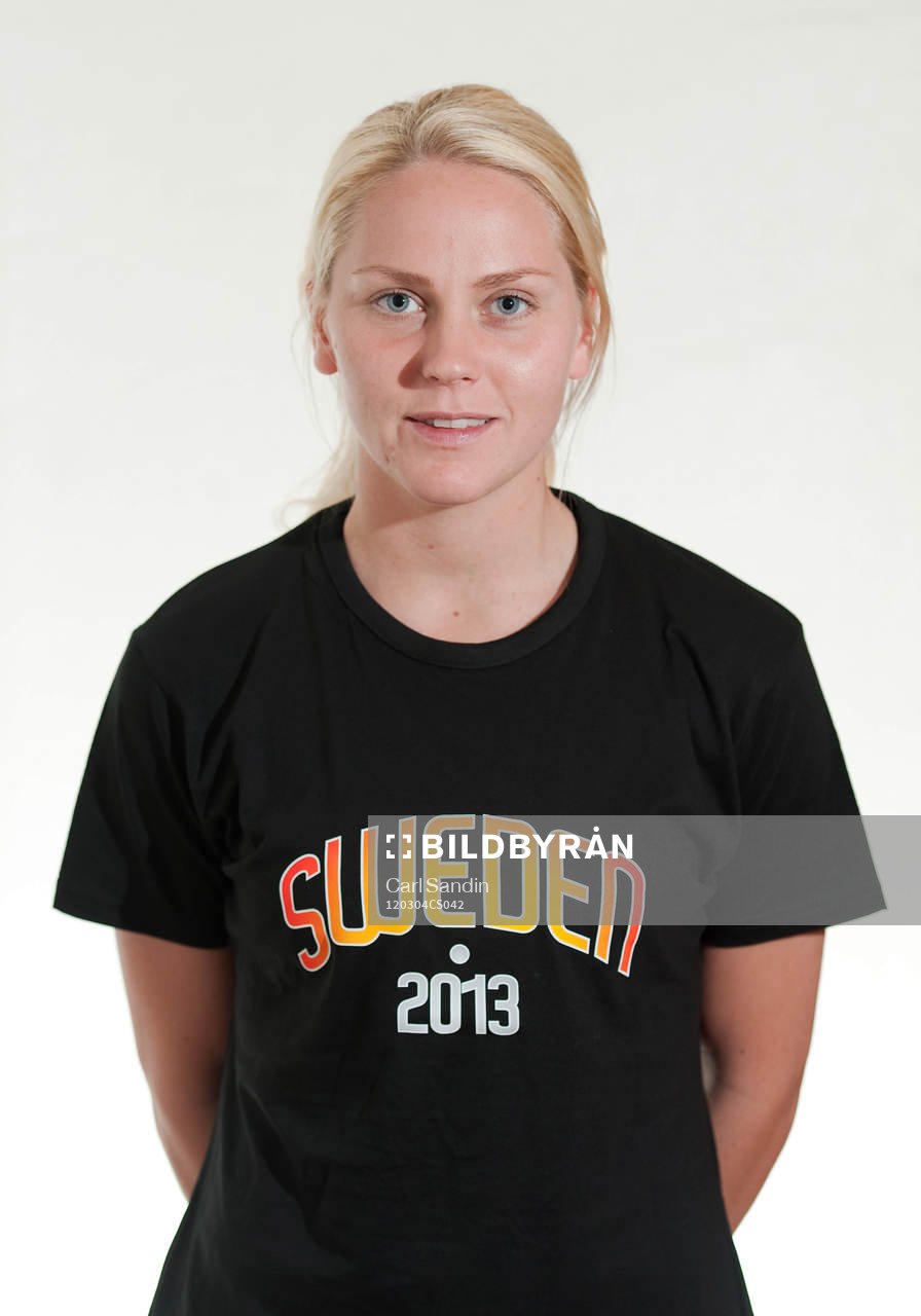 Lisa Dahlkvist, Sverige