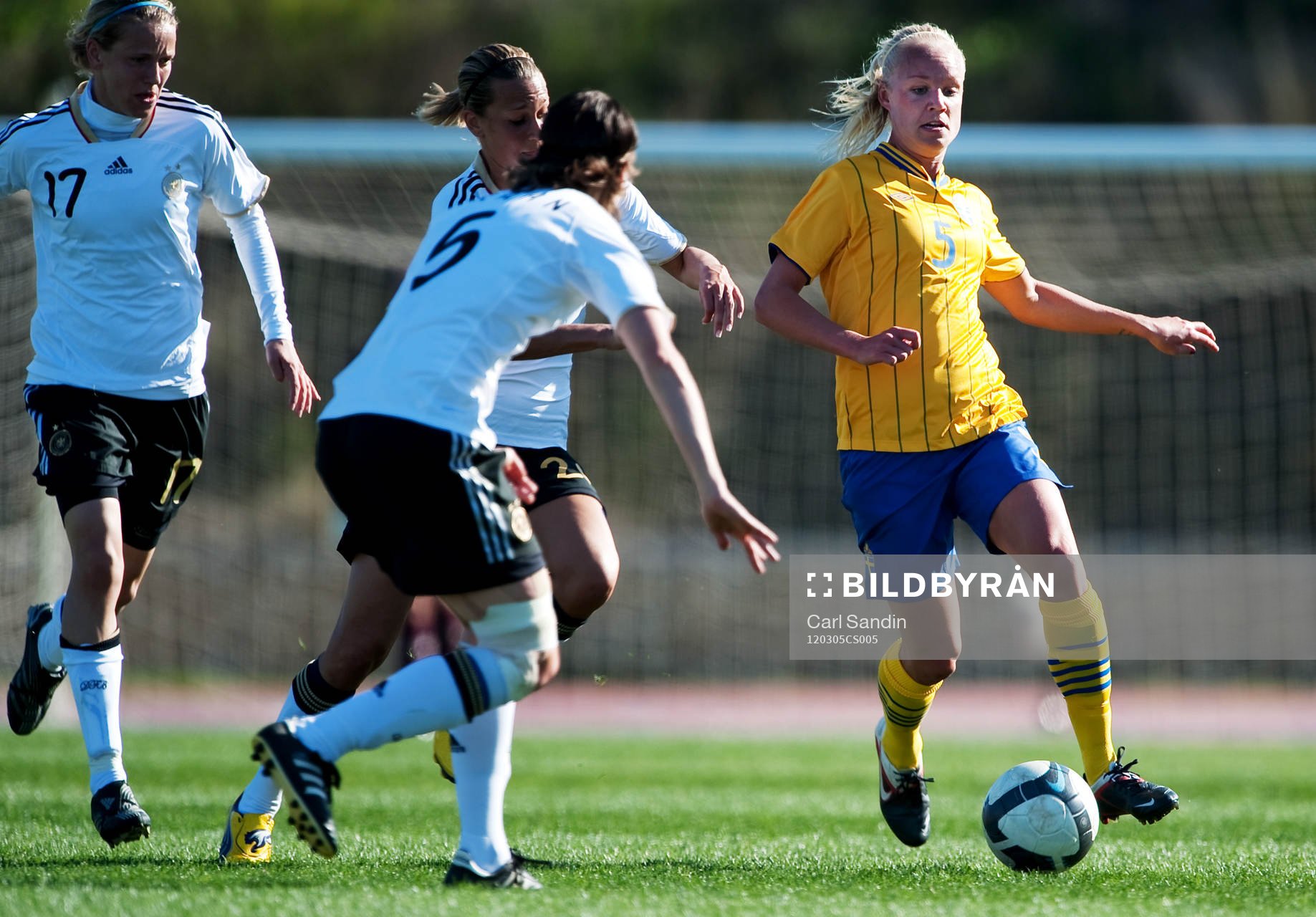 Caroline Seger, Sverige