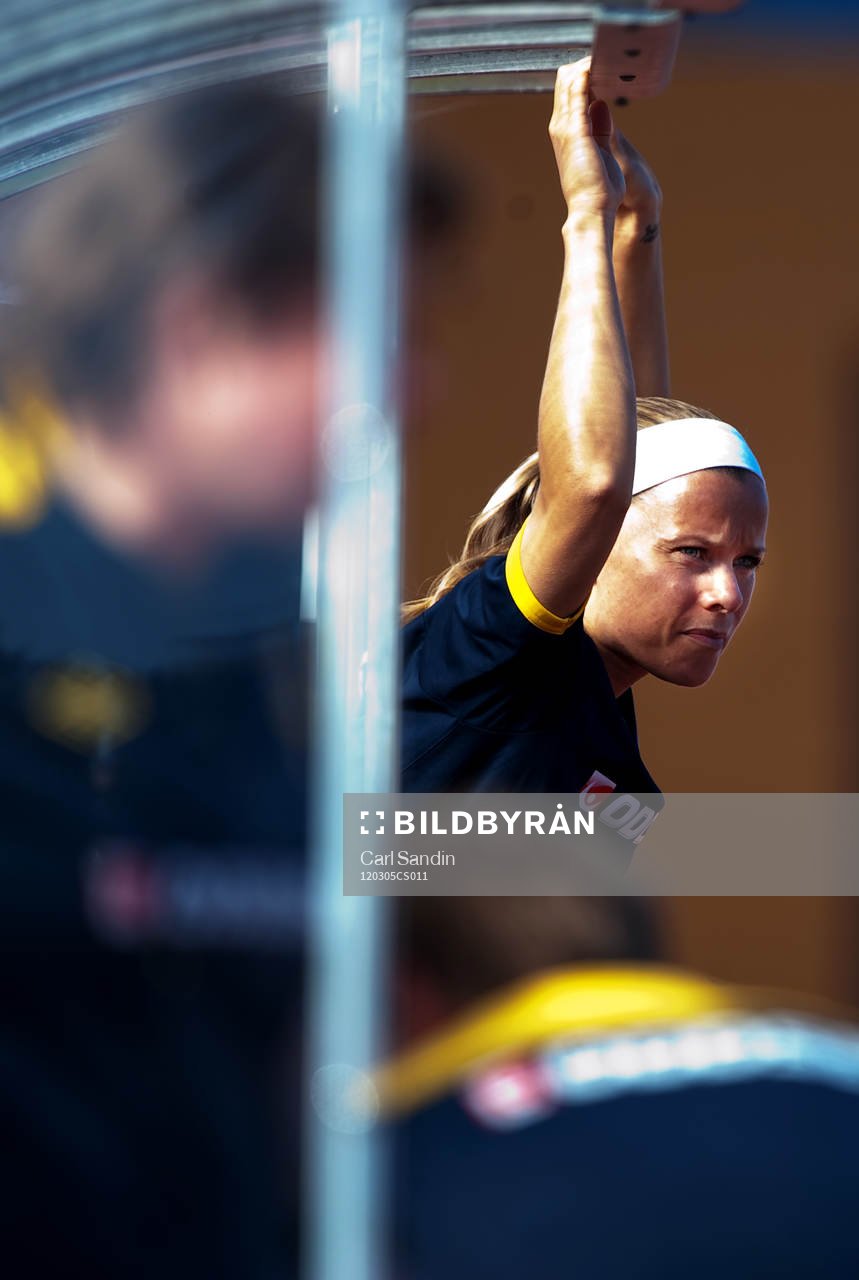 Sara Thunebro, Sverige