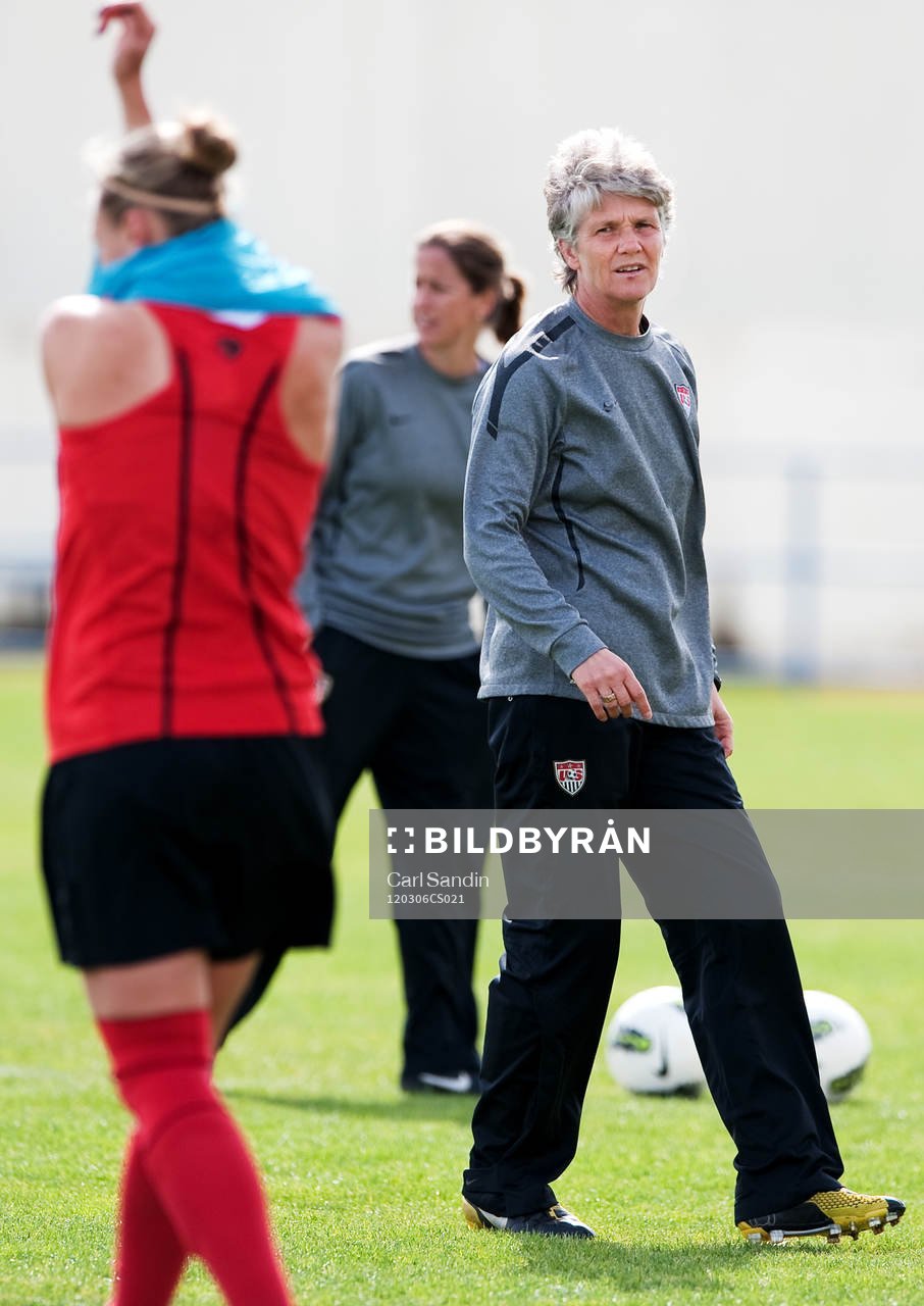 Pia Sundhage, förbundskapten