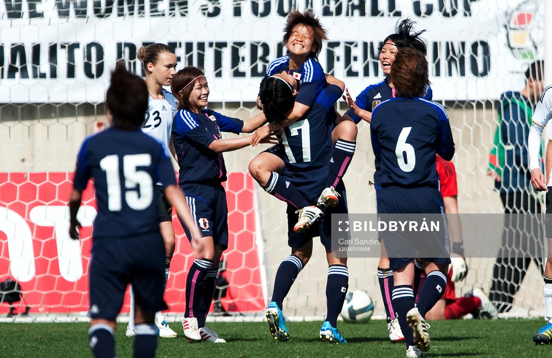 Asuna Tanaka, Japan, jubel