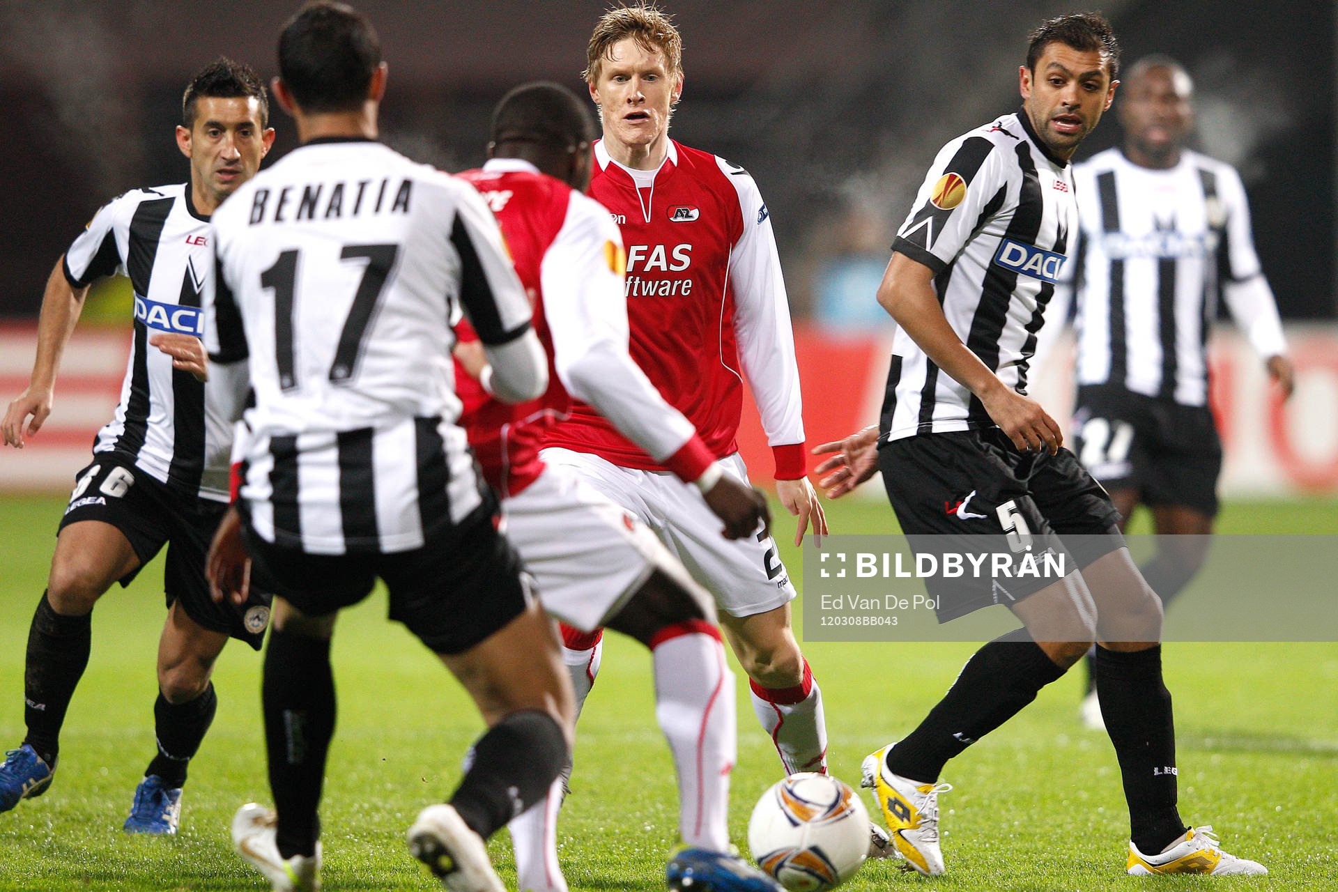   Rasmus Elm, AZ, Medhi Benatia och Giampiero Pinzi, Udinese.