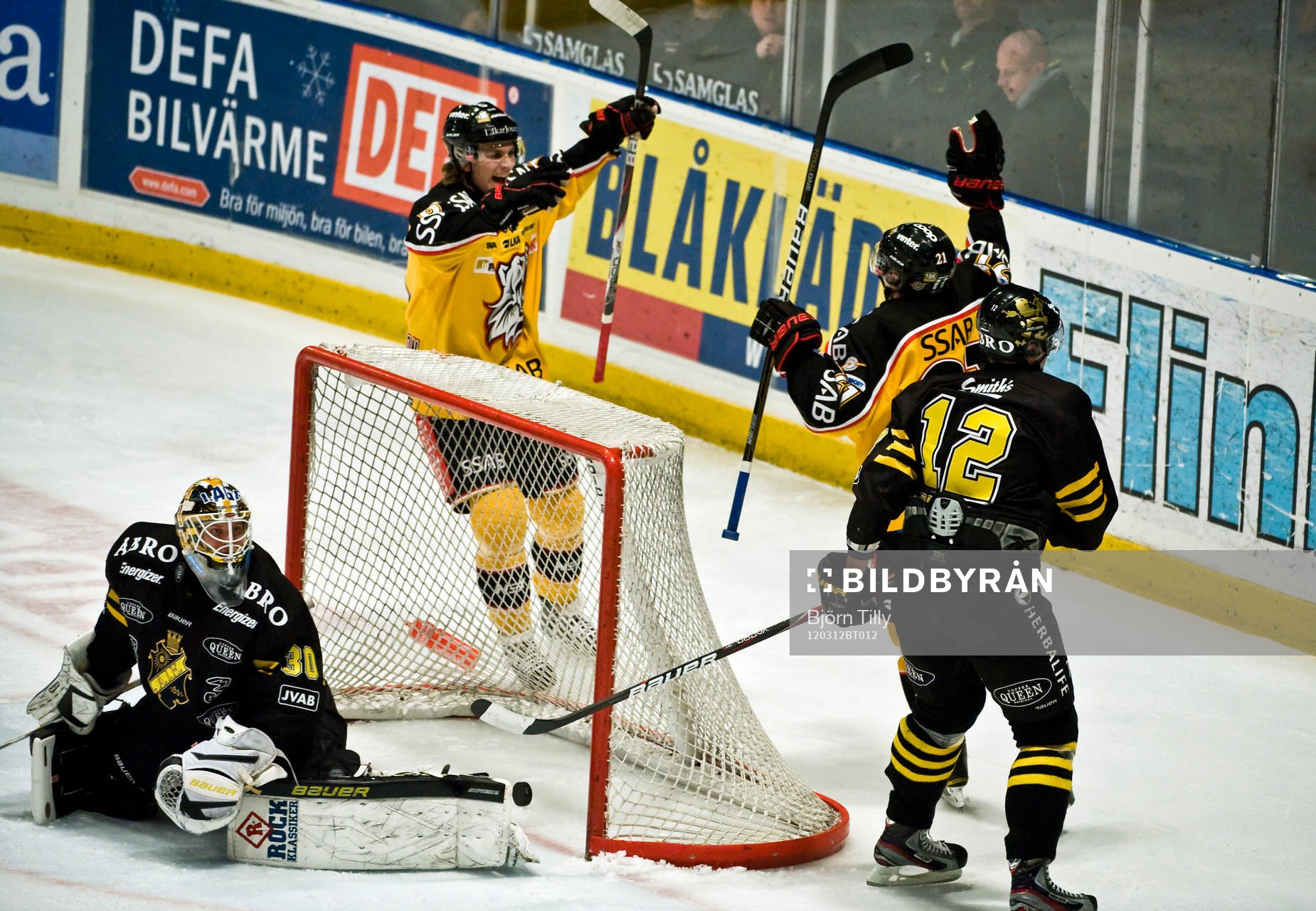 Viktor Fast, målvakt, AIK och Daniel Gunnarsson, och Toni