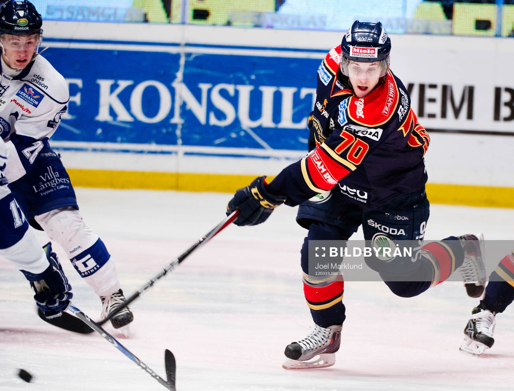 Mario Kempe, Djurgården, skjuter