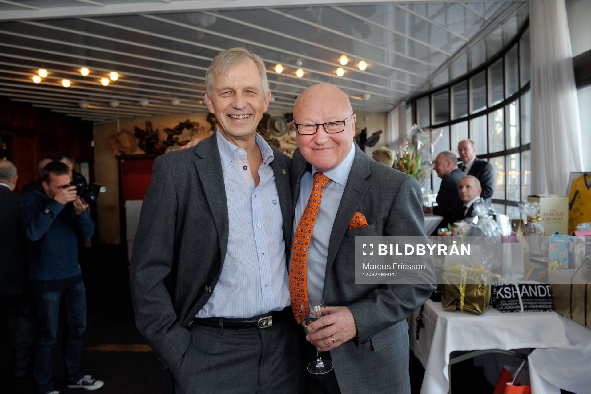 Avtackning av Lars-Åke Lagrell på Operaterassen. Lars