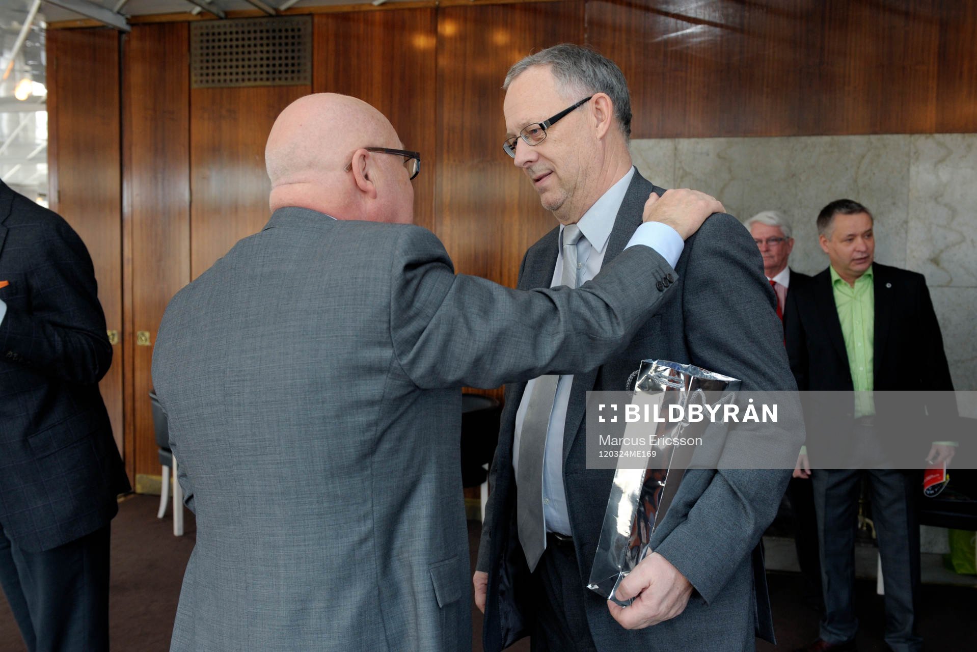 Avtackning av Lars-Åke Lagrell på Operaterassen. Lars