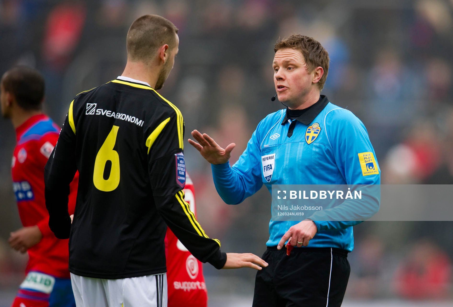 Alexander Milosevic, AIK, domare Markus Strömbergsson